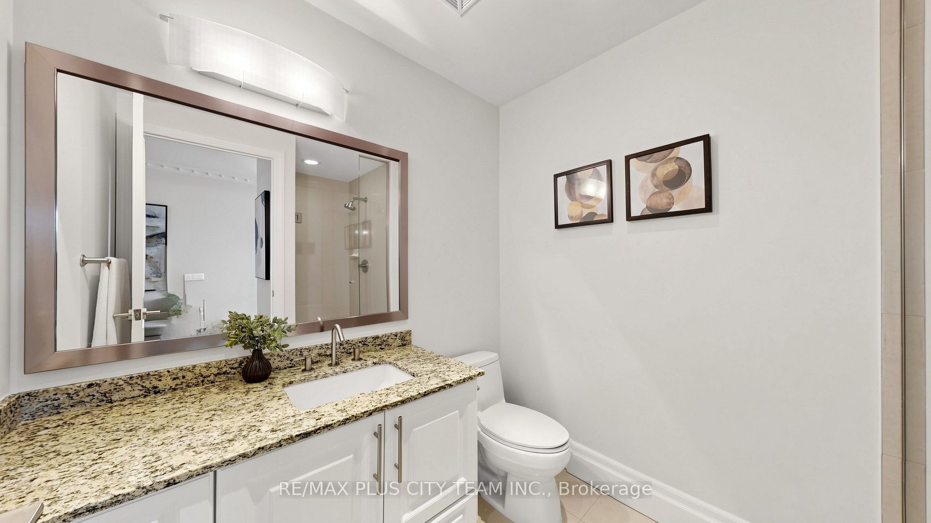16 Harbour Street 4302 Property Photo 31