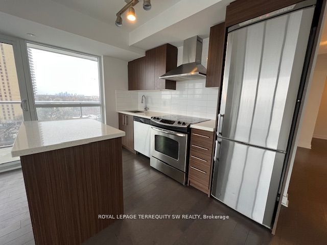 58 Orchard View Boulevard 902 Property Photo 5