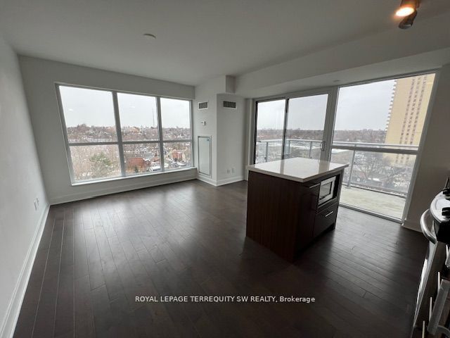 58 Orchard View Boulevard 902 Property Photo 6