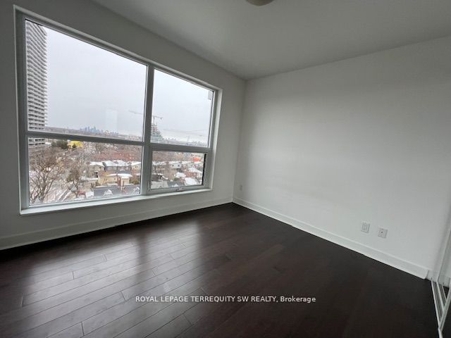 58 Orchard View Boulevard 902 Property Photo 9