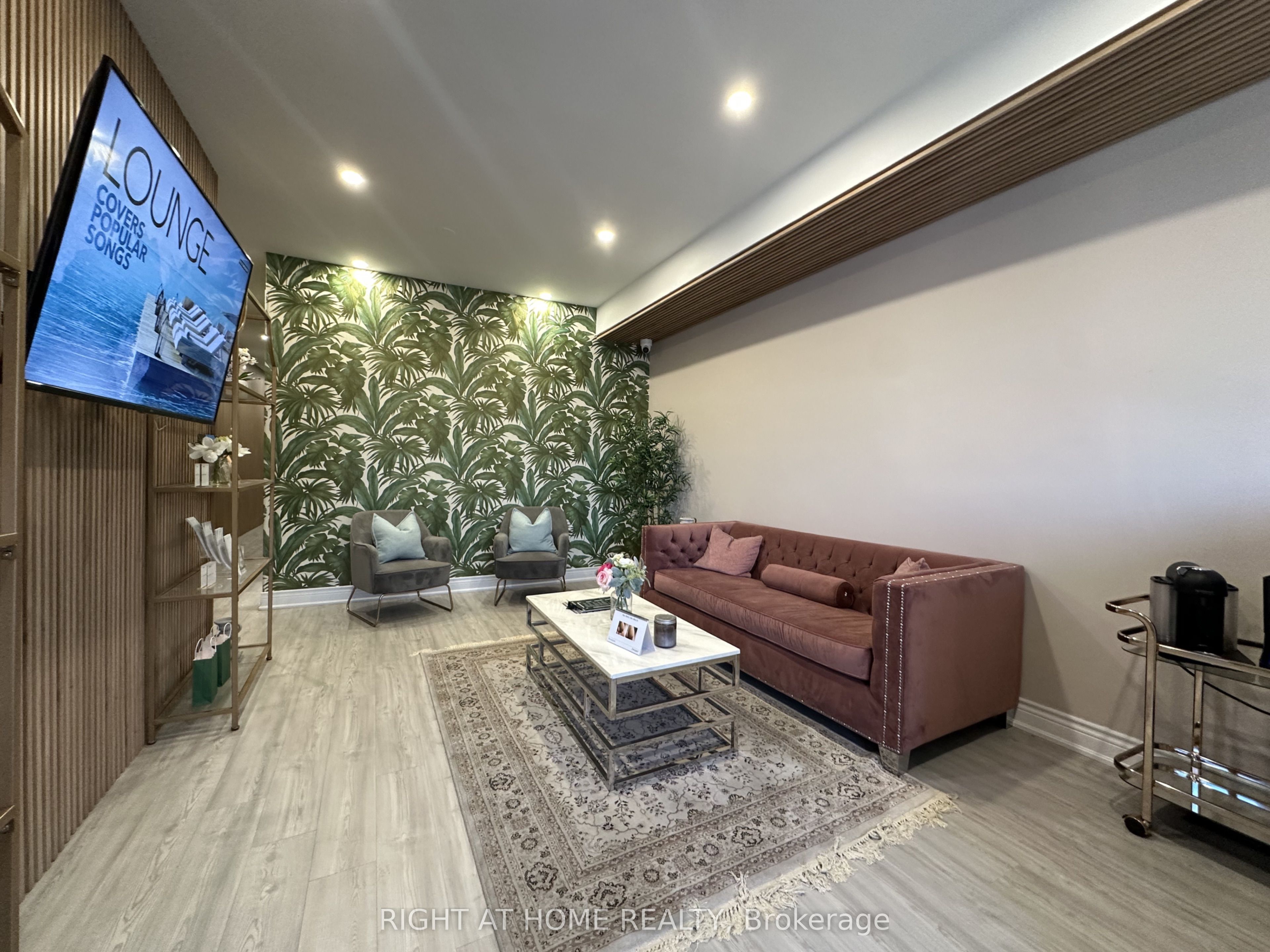 1639 Eglinton Avenue W Room 2 Property Photo 5