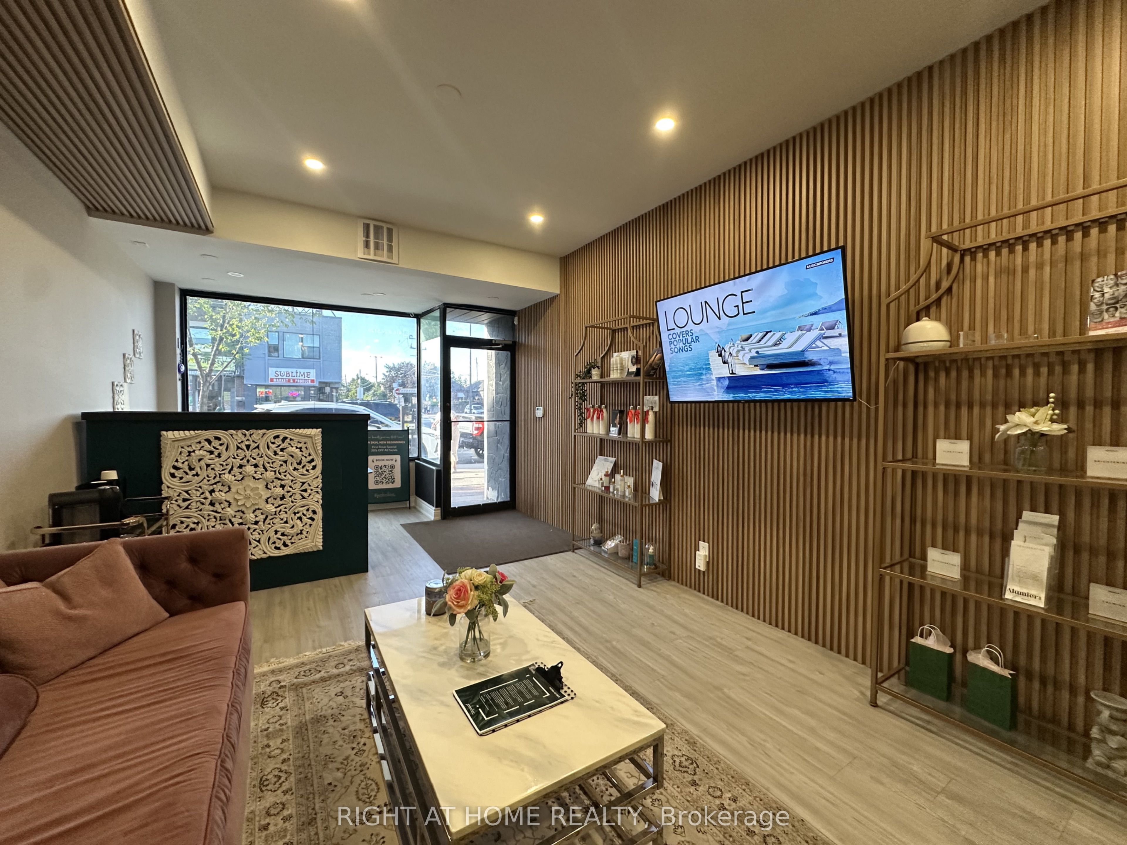 1639 Eglinton Avenue W Room 2 Property Photo 11