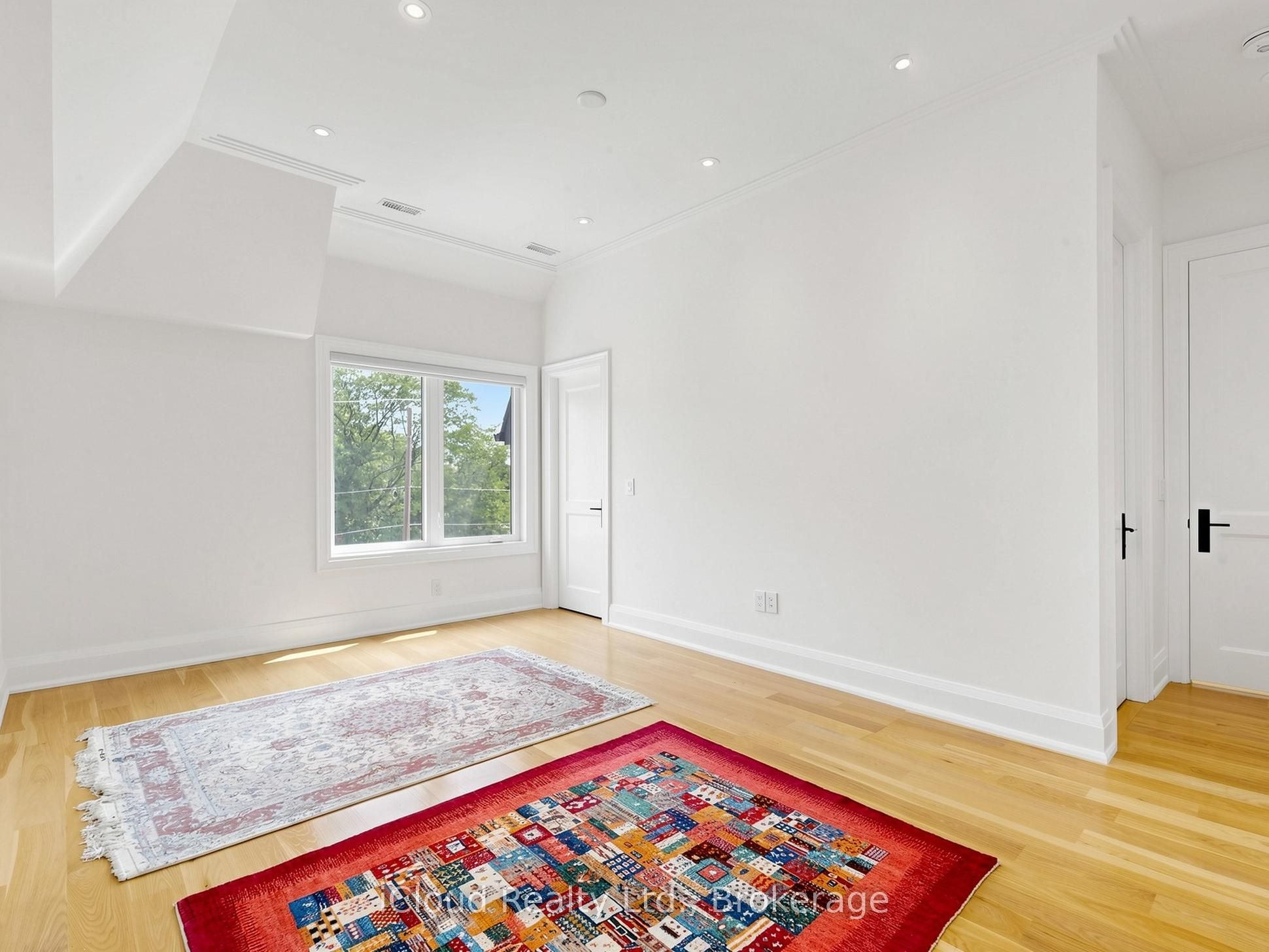 64 Risebrough Avenue Property Photo 32