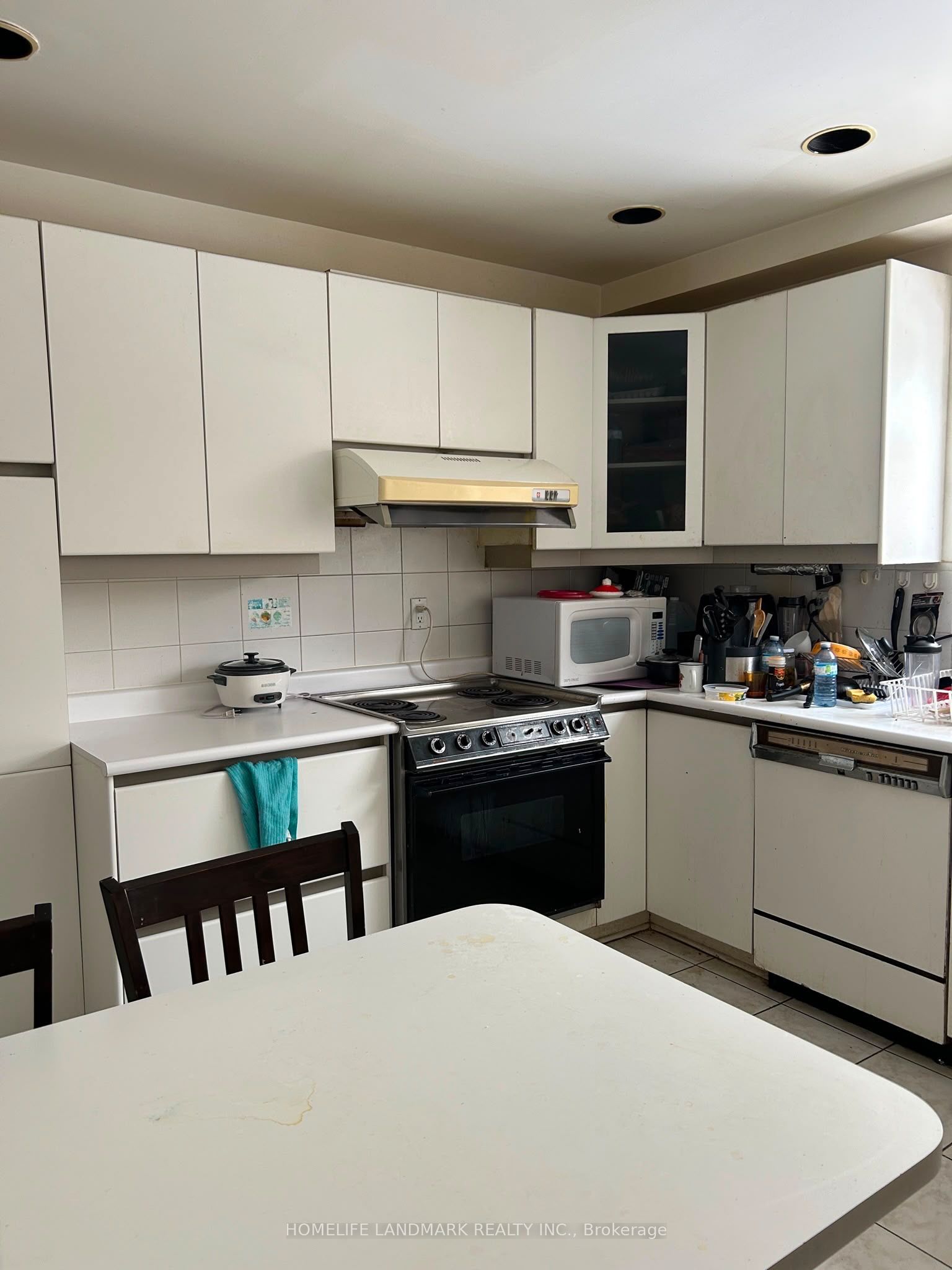 105 Whitehorn Crescent Property Photo 2