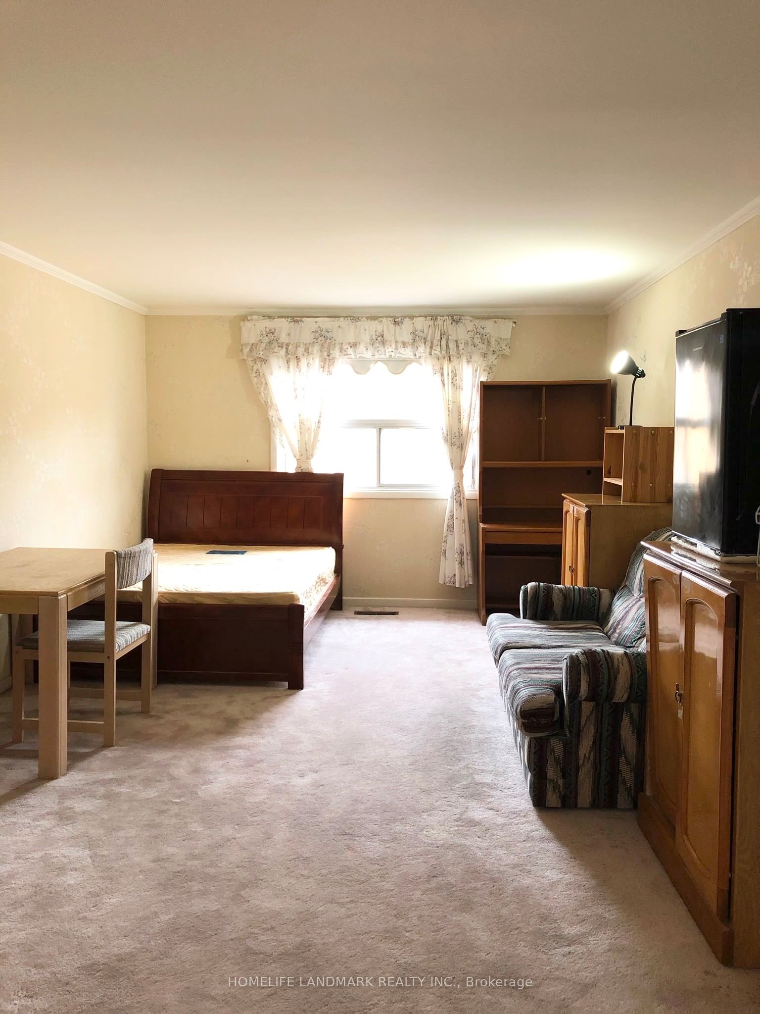 105 Whitehorn Crescent Property Photo 4