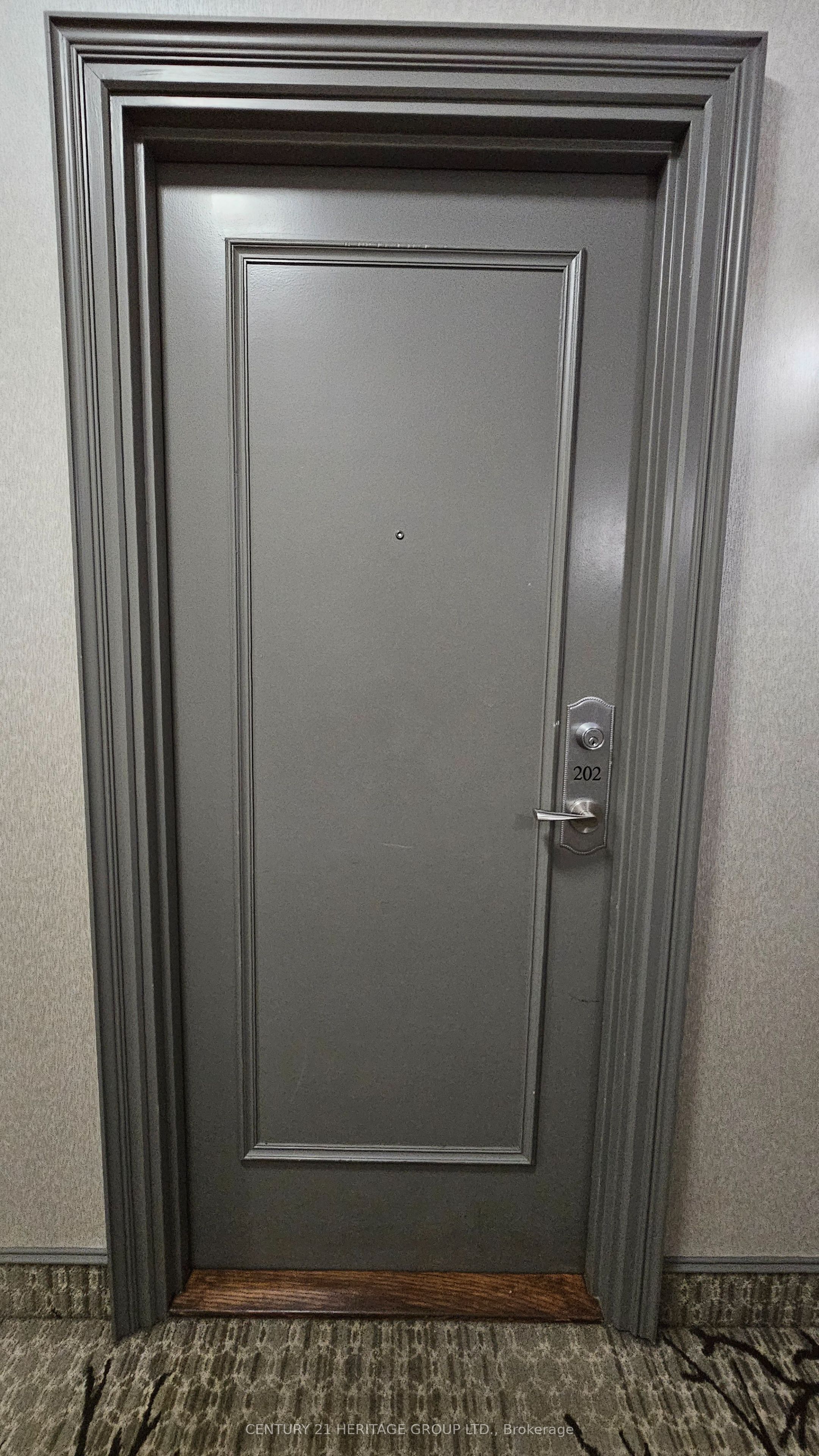 451 Rosewell Avenue 202 Property Photo 6
