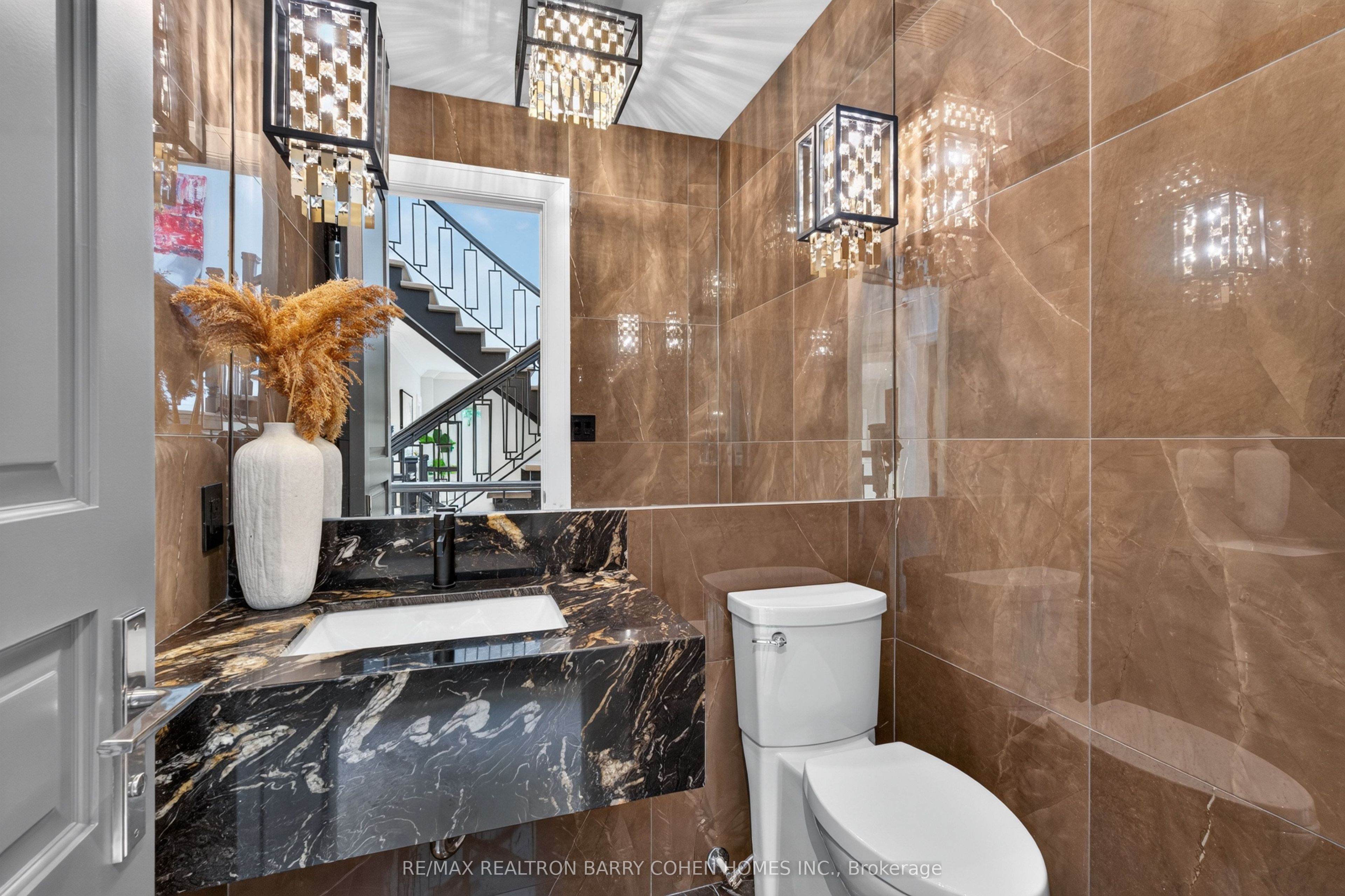 33 Munro Boulevard Property Photo 22