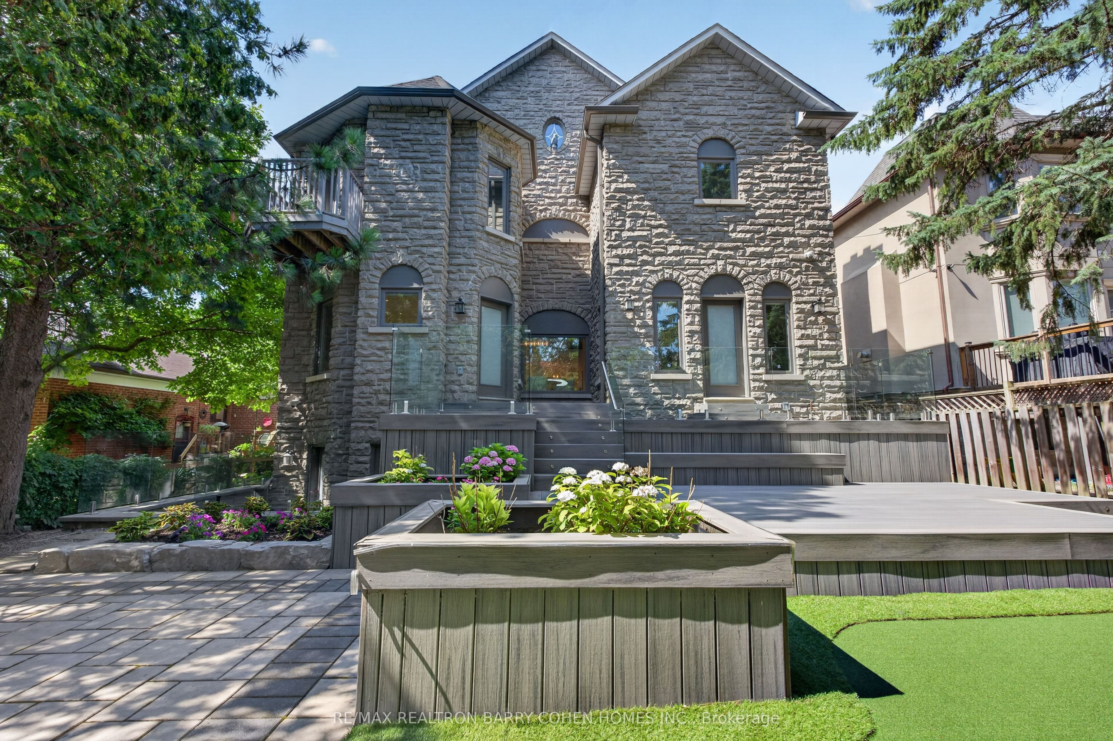 33 Munro Boulevard Property Photo 47