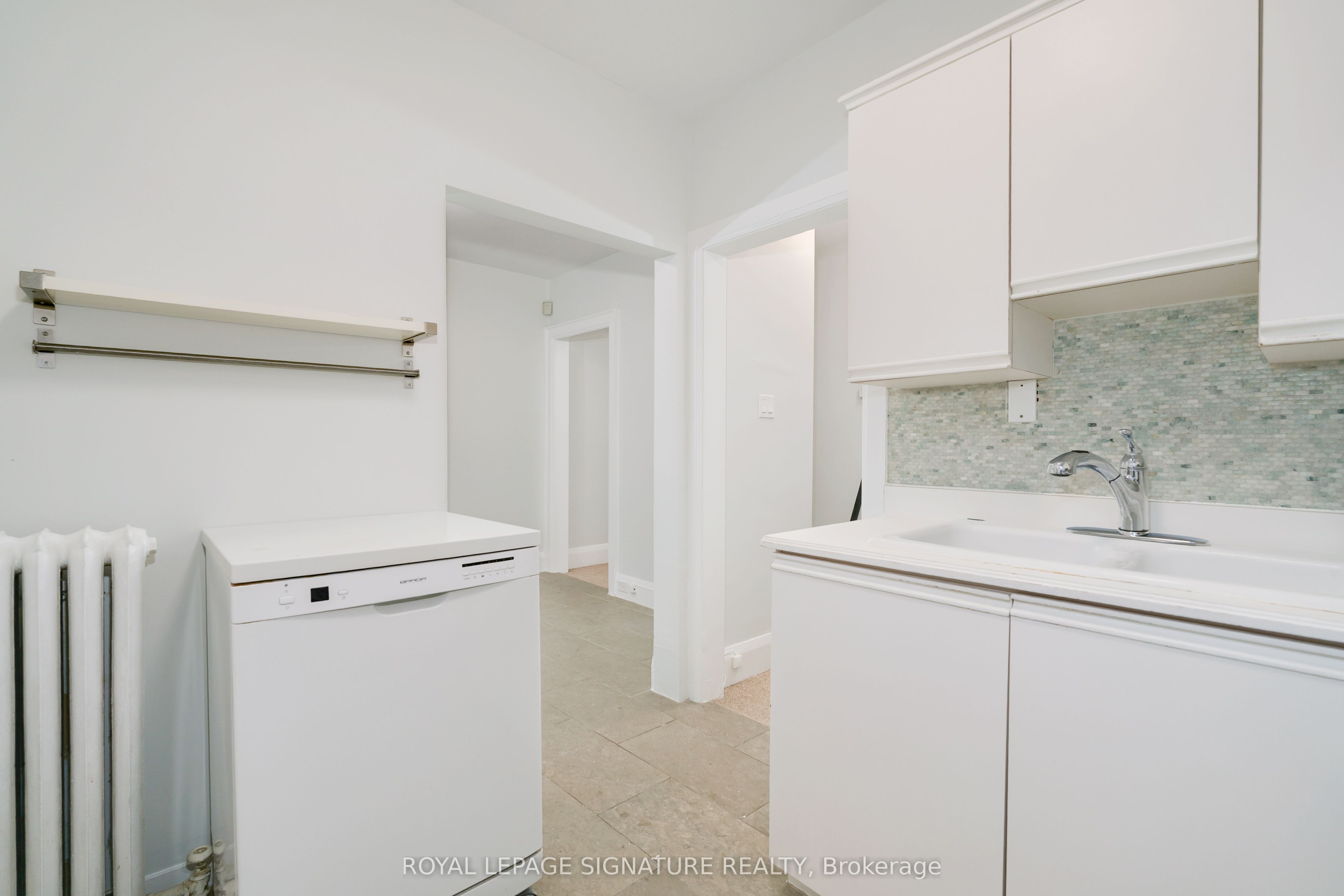 27 Hillsboro Avenue Unit 2 Property Photo 6