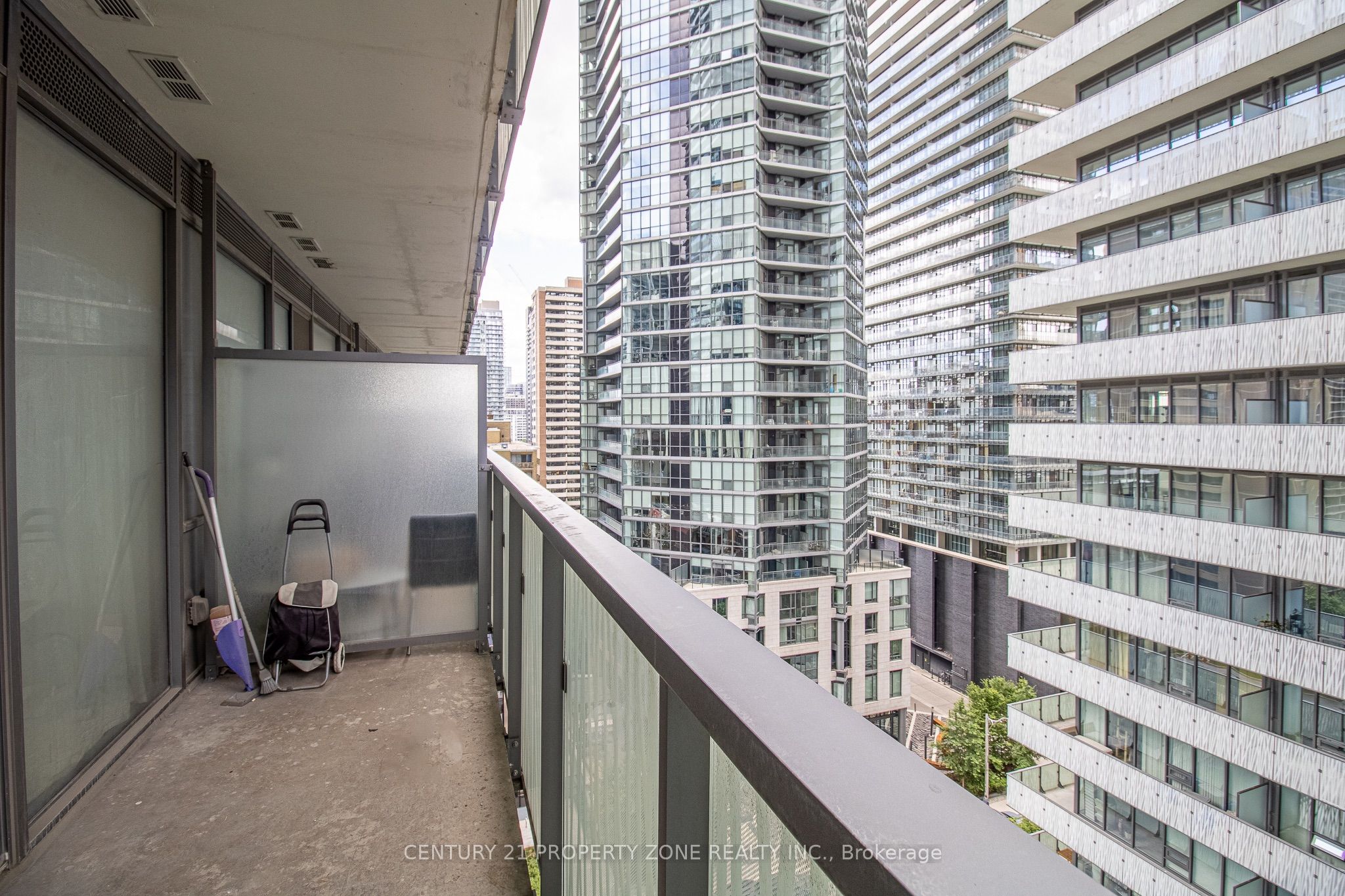 50 Charles Street E 1007 Property Photo 15