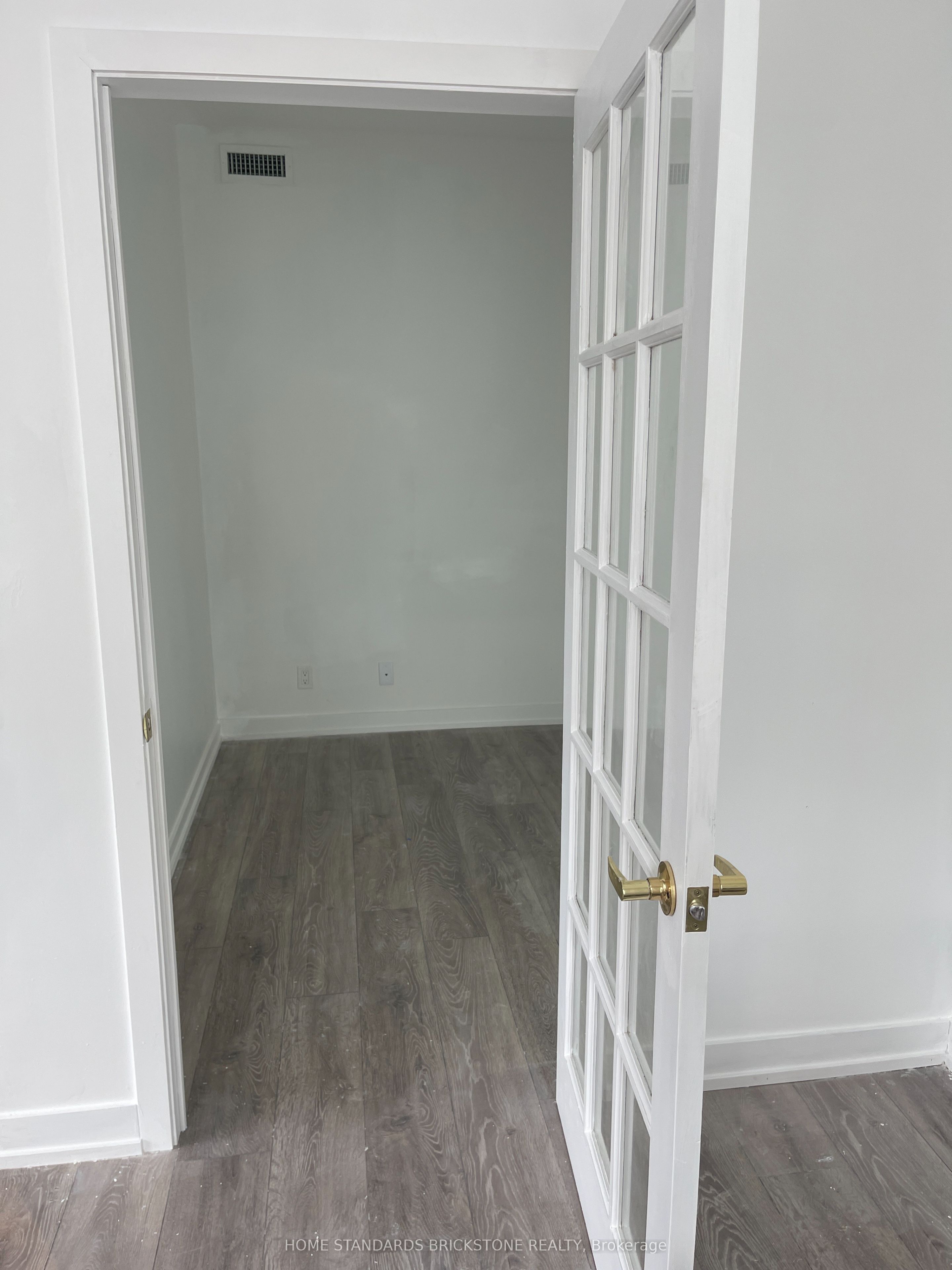 108 Peter Street 2011 Property Photo 9