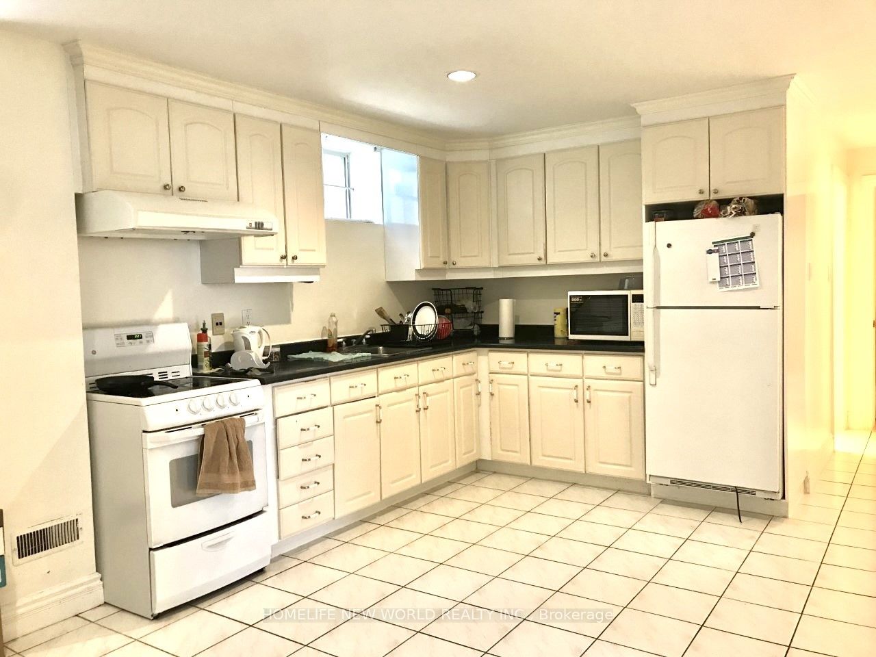 298 Mckee Avenue Lower Property Photo 3