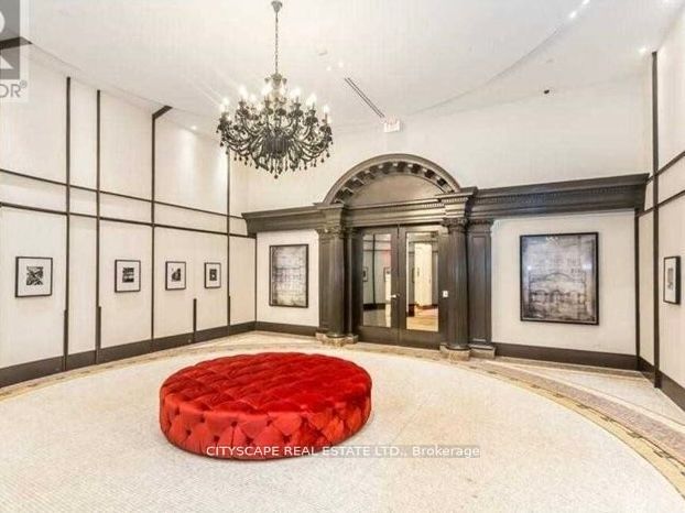 197 Yonge Street 4402 Property Photo 2