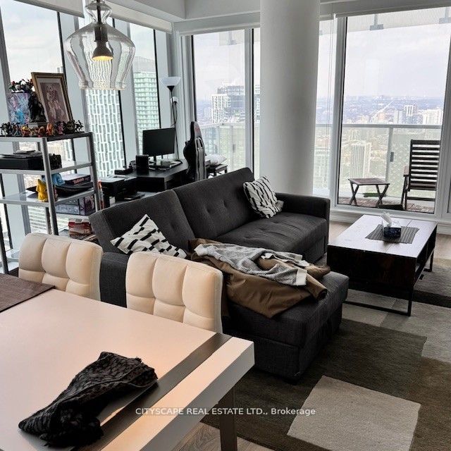 197 Yonge Street 4402 Property Photo 4