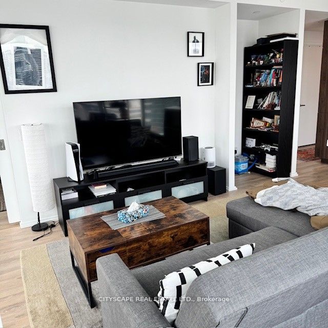 197 Yonge Street 4402 Property Photo 6