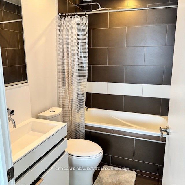 197 Yonge Street 4402 Property Photo 9