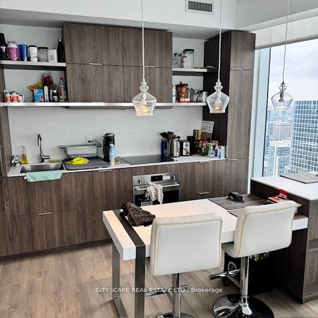 197 Yonge Street 4402 Property Photo 11
