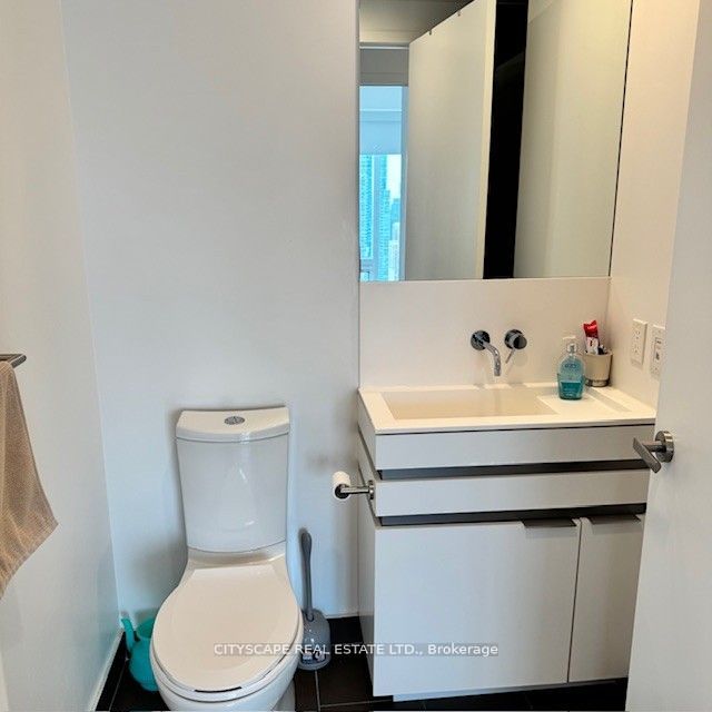 197 Yonge Street 4402 Property Photo 14