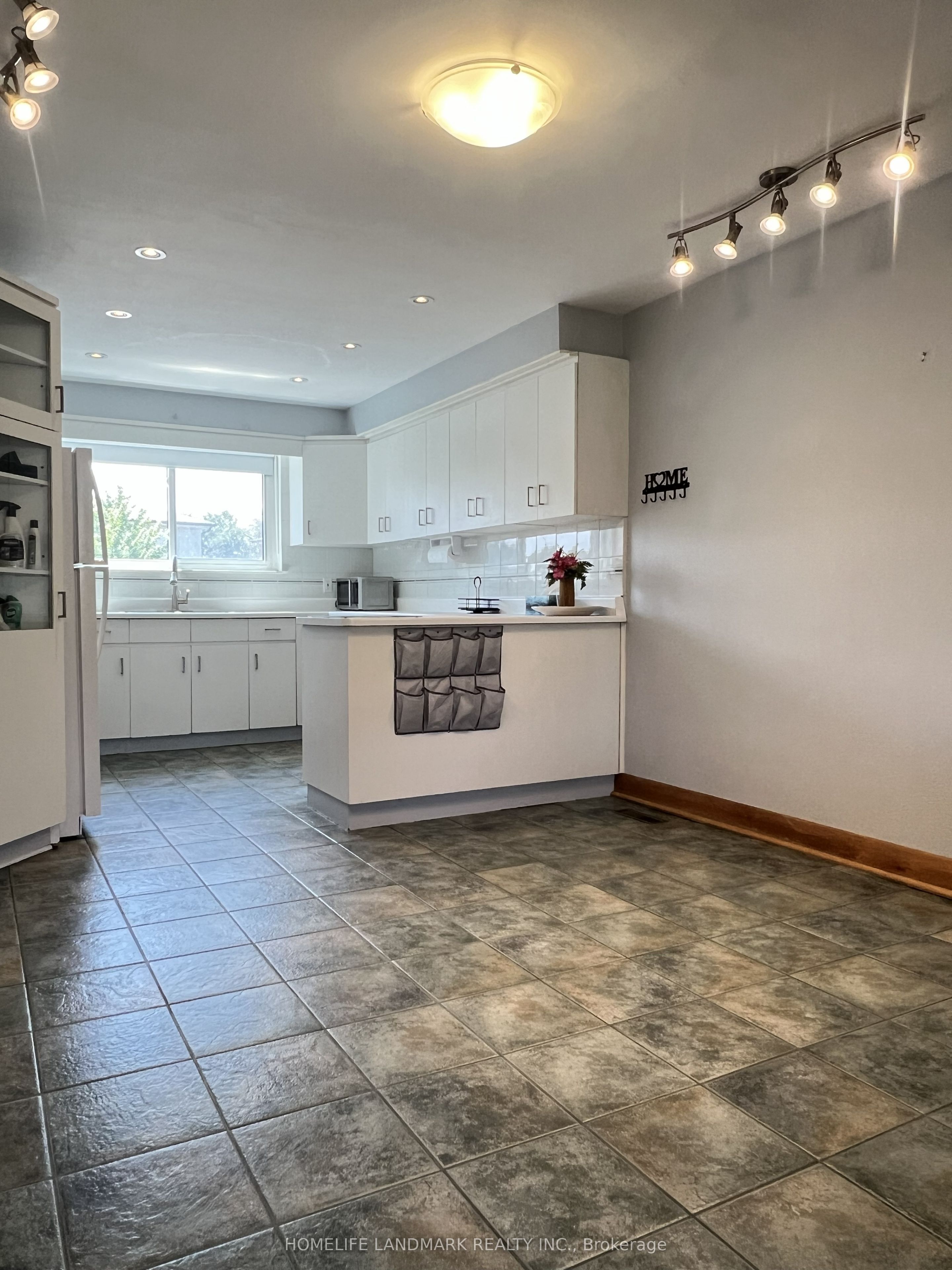 27 Tillplain Road Property Photo 7