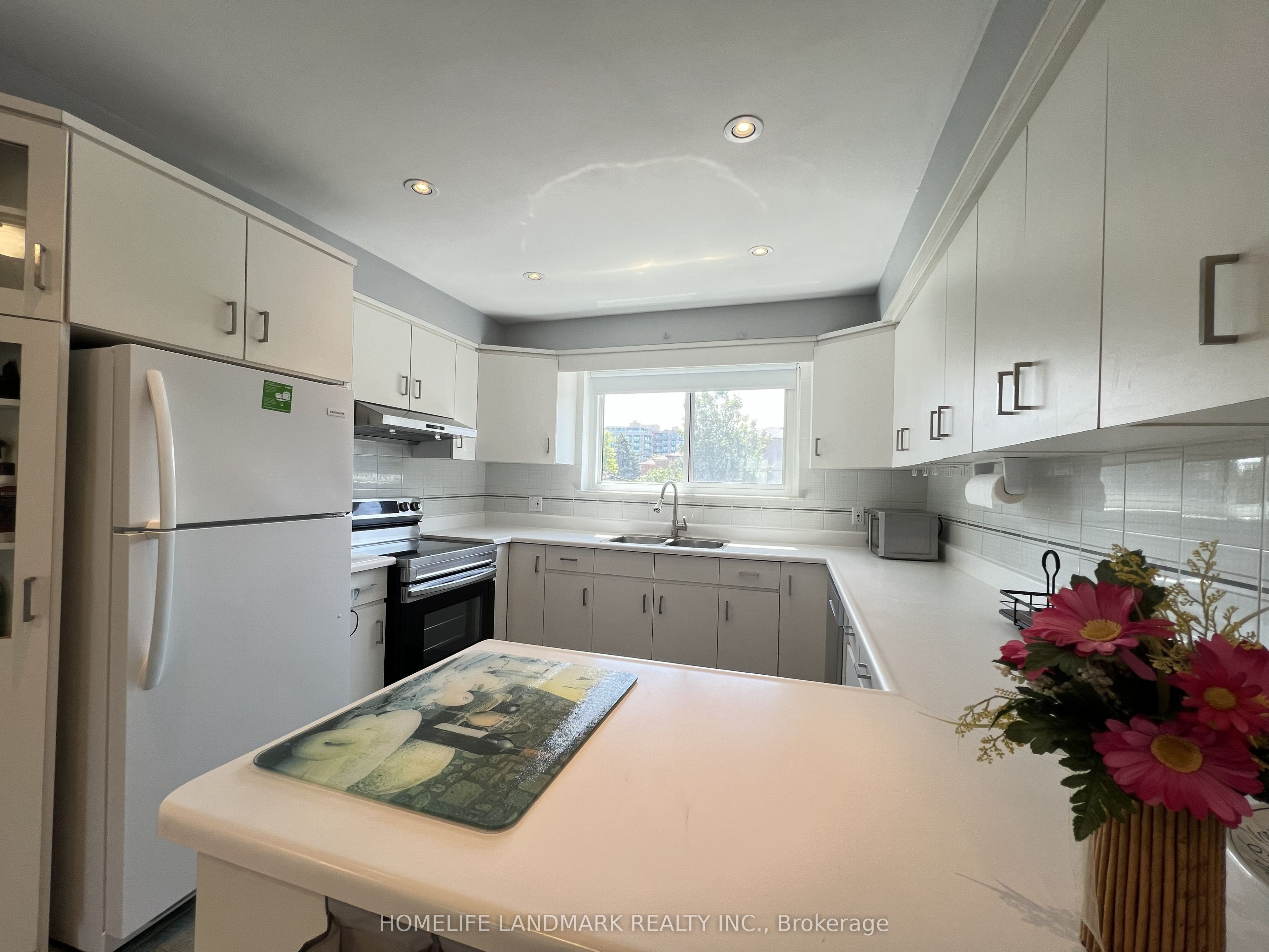 27 Tillplain Road Property Photo 8