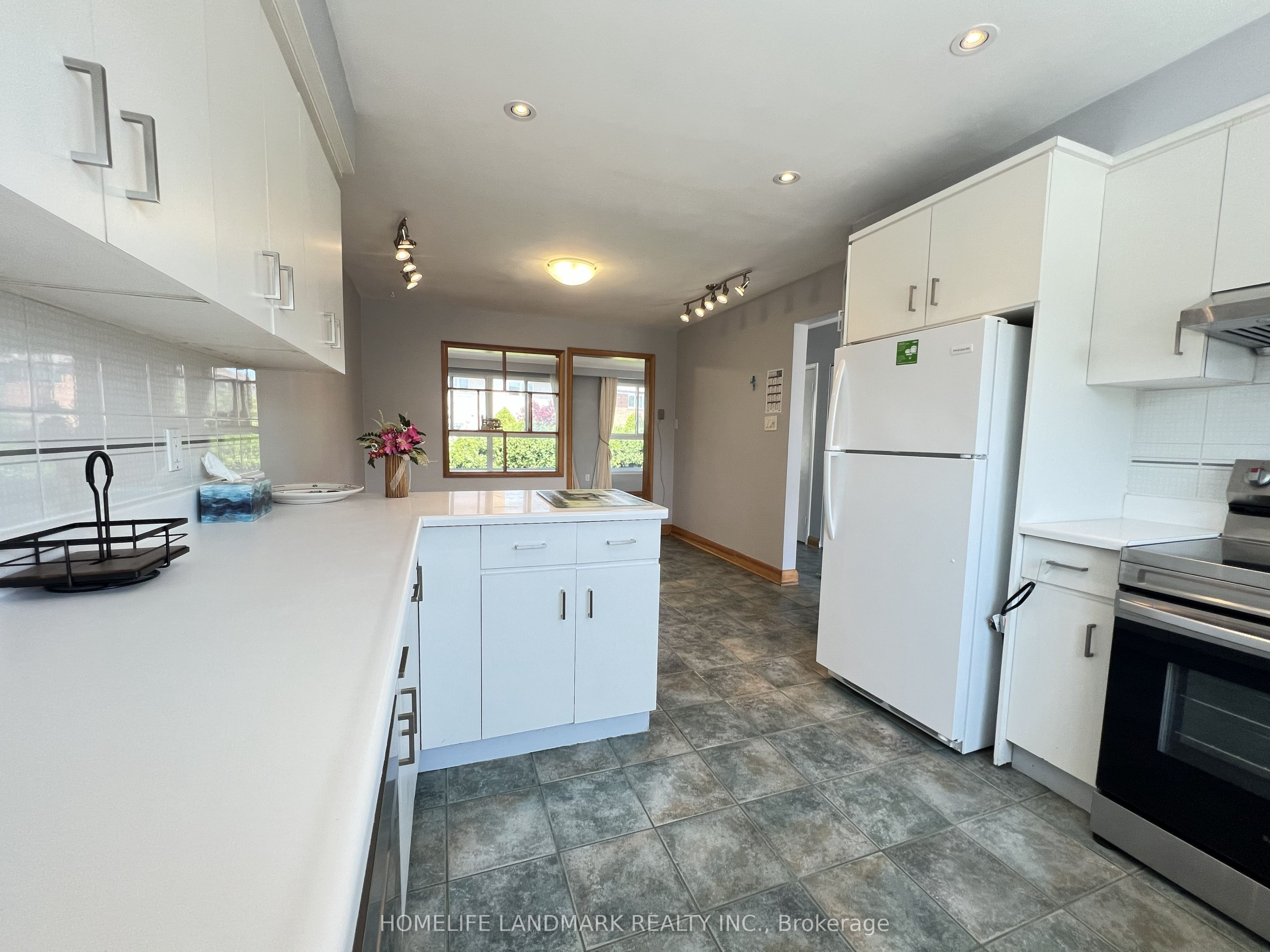27 Tillplain Road Property Photo 9