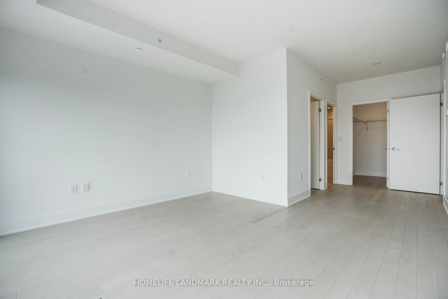 955 Bay Street 3806 Property Photo 18