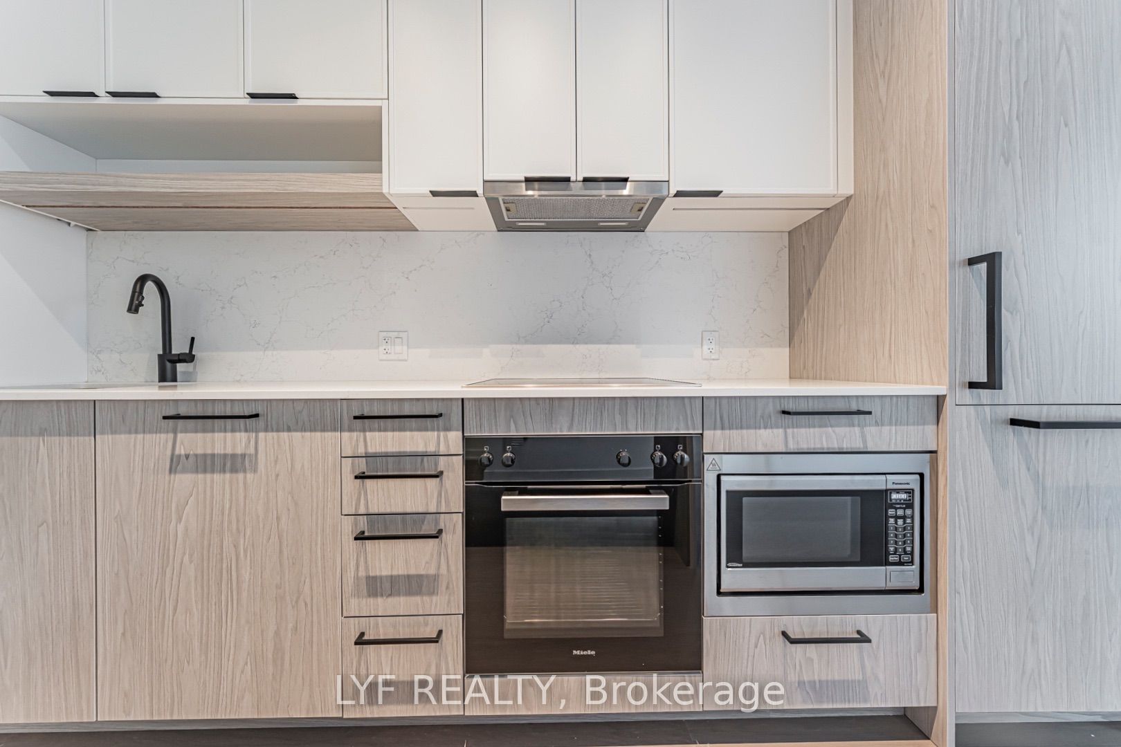 91 Montclair Avenue 826 Property Photo 2