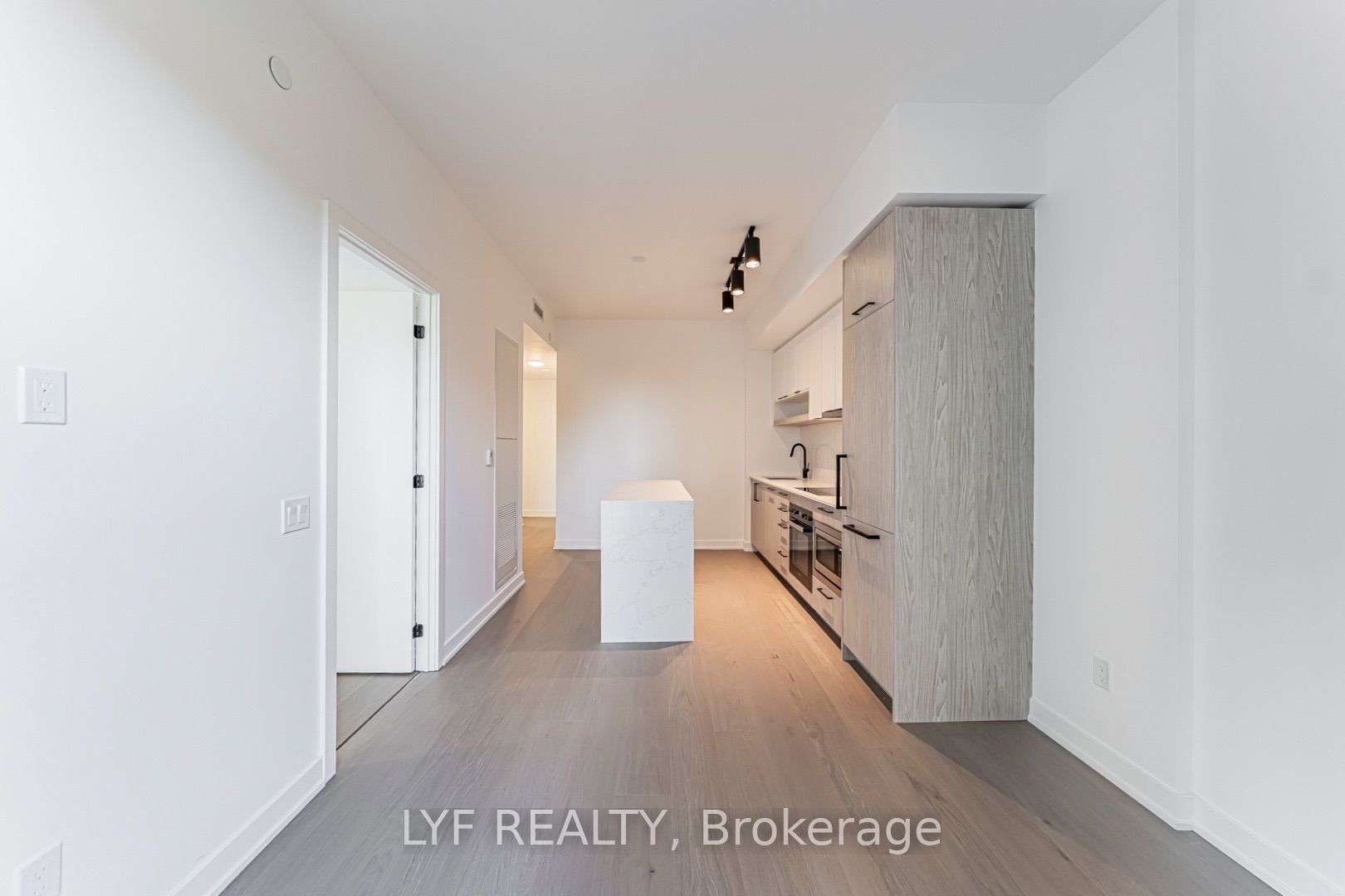 91 Montclair Avenue 826 Property Photo 3