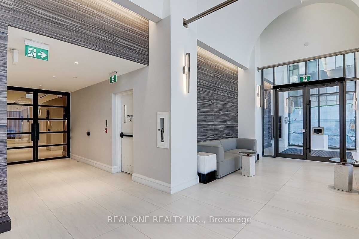 39 Roehampton Avenue 1709 Property Photo 3