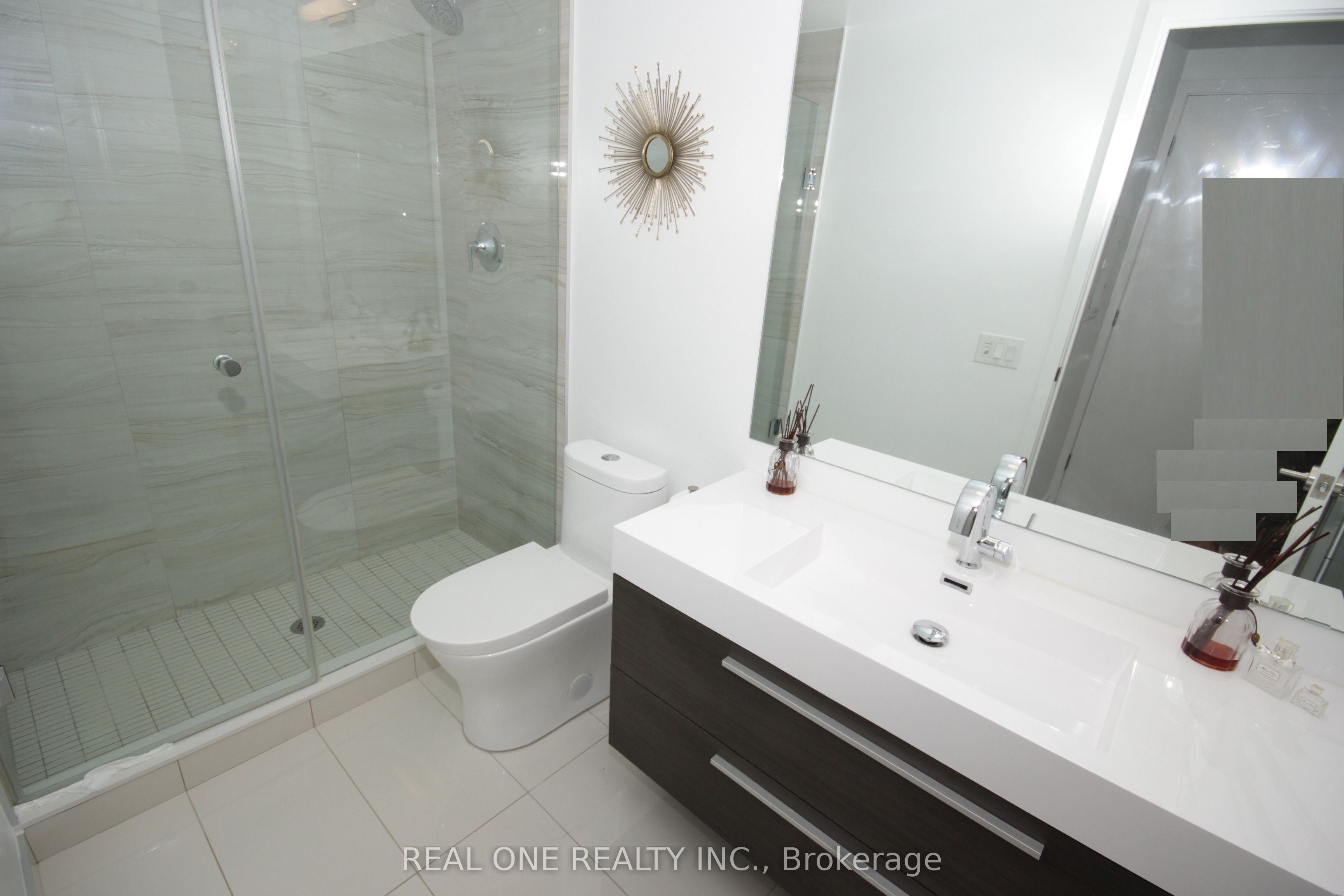 39 Roehampton Avenue 1709 Property Photo 12