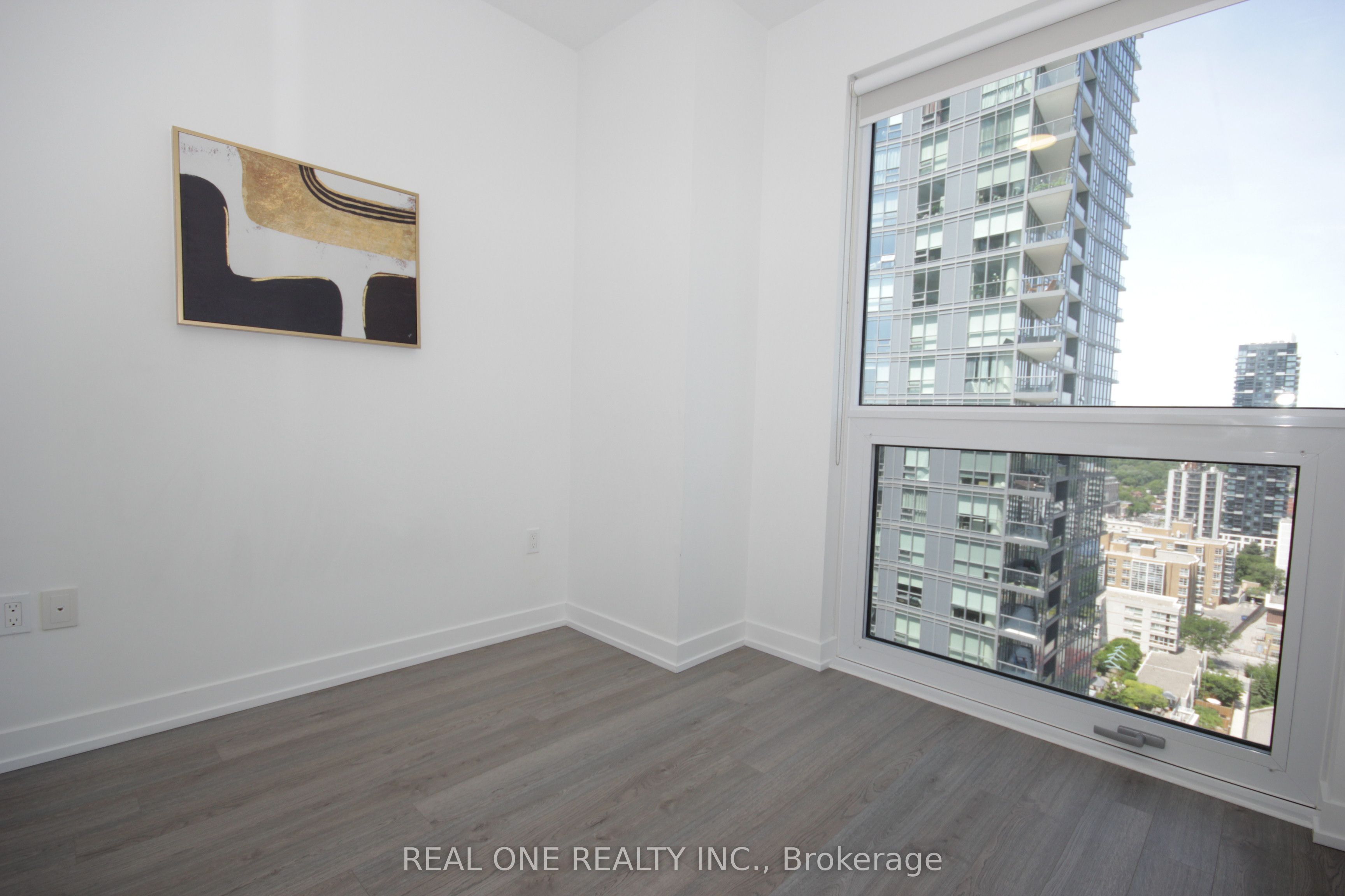 39 Roehampton Avenue 1709 Property Photo 13