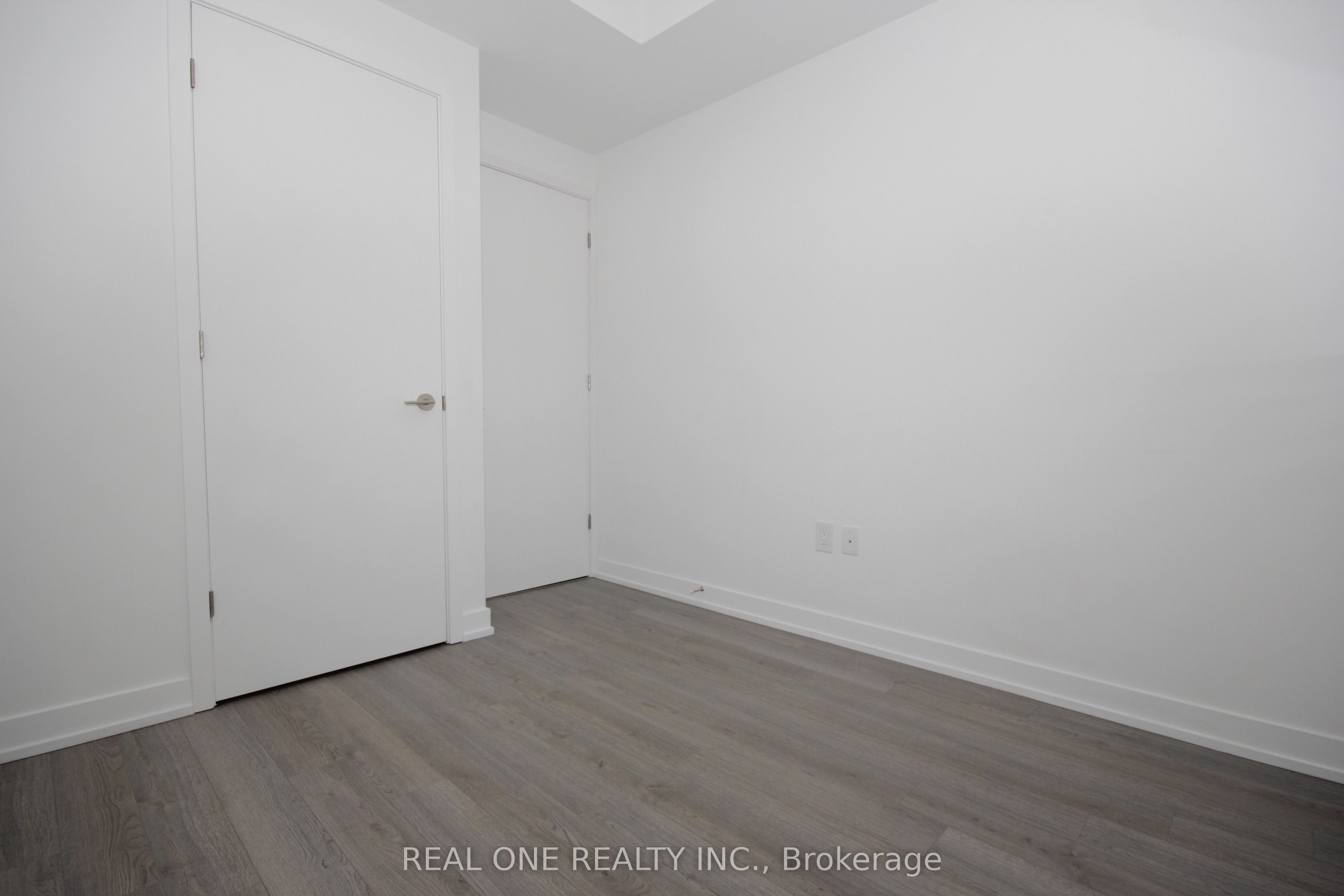 39 Roehampton Avenue 1709 Property Photo 16