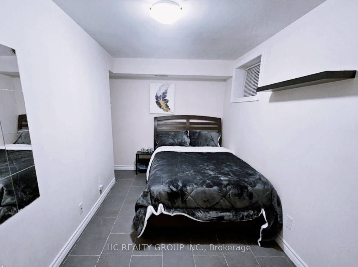 629 Bathurst Street Property Photo 3