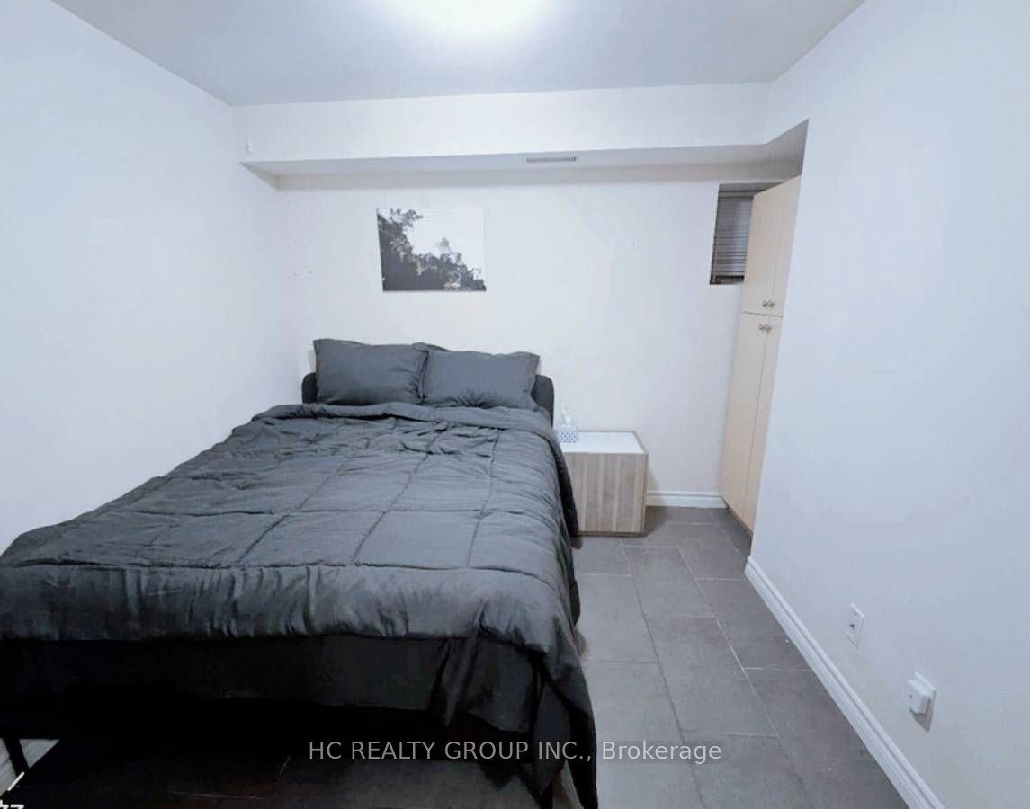 629 Bathurst Street Property Photo 4