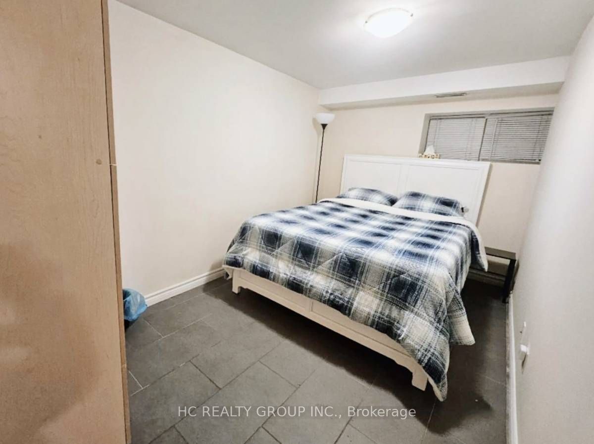 629 Bathurst Street Property Photo 5