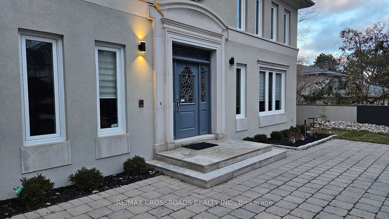 200 The Bridle Path Property Photo 3