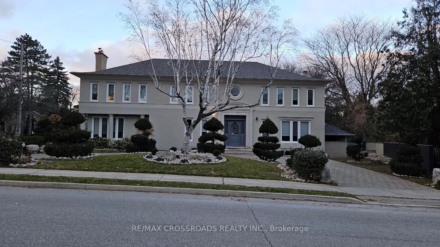 200 The Bridle Path Property Photo 4