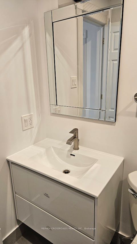 200 The Bridle Path Property Photo 9
