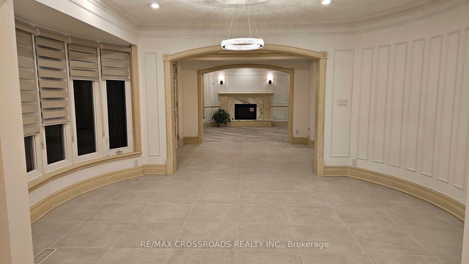200 The Bridle Path Property Photo 11