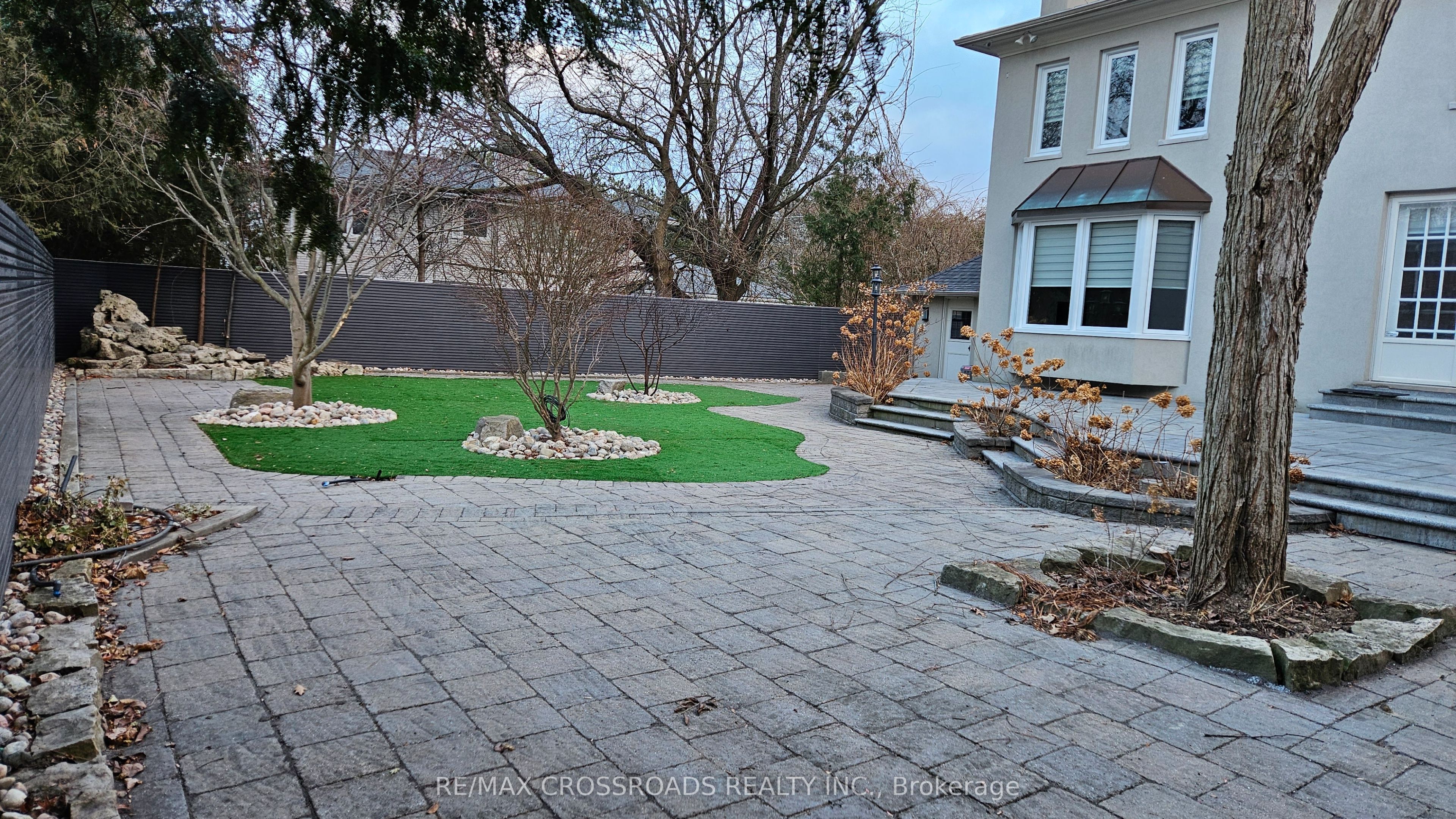 200 The Bridle Path Property Photo 18