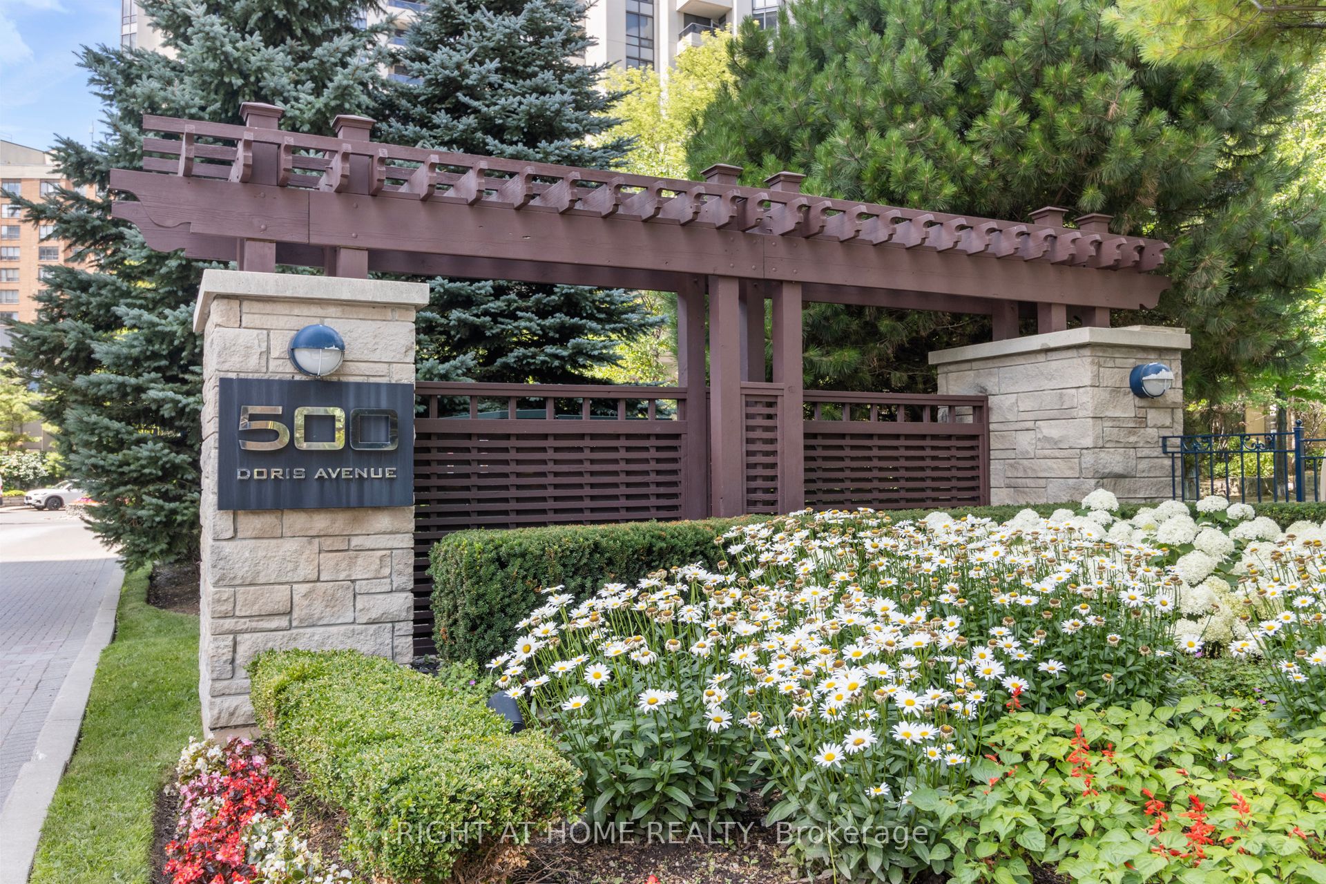 500 Doris Avenue Th1 Property Photo 1