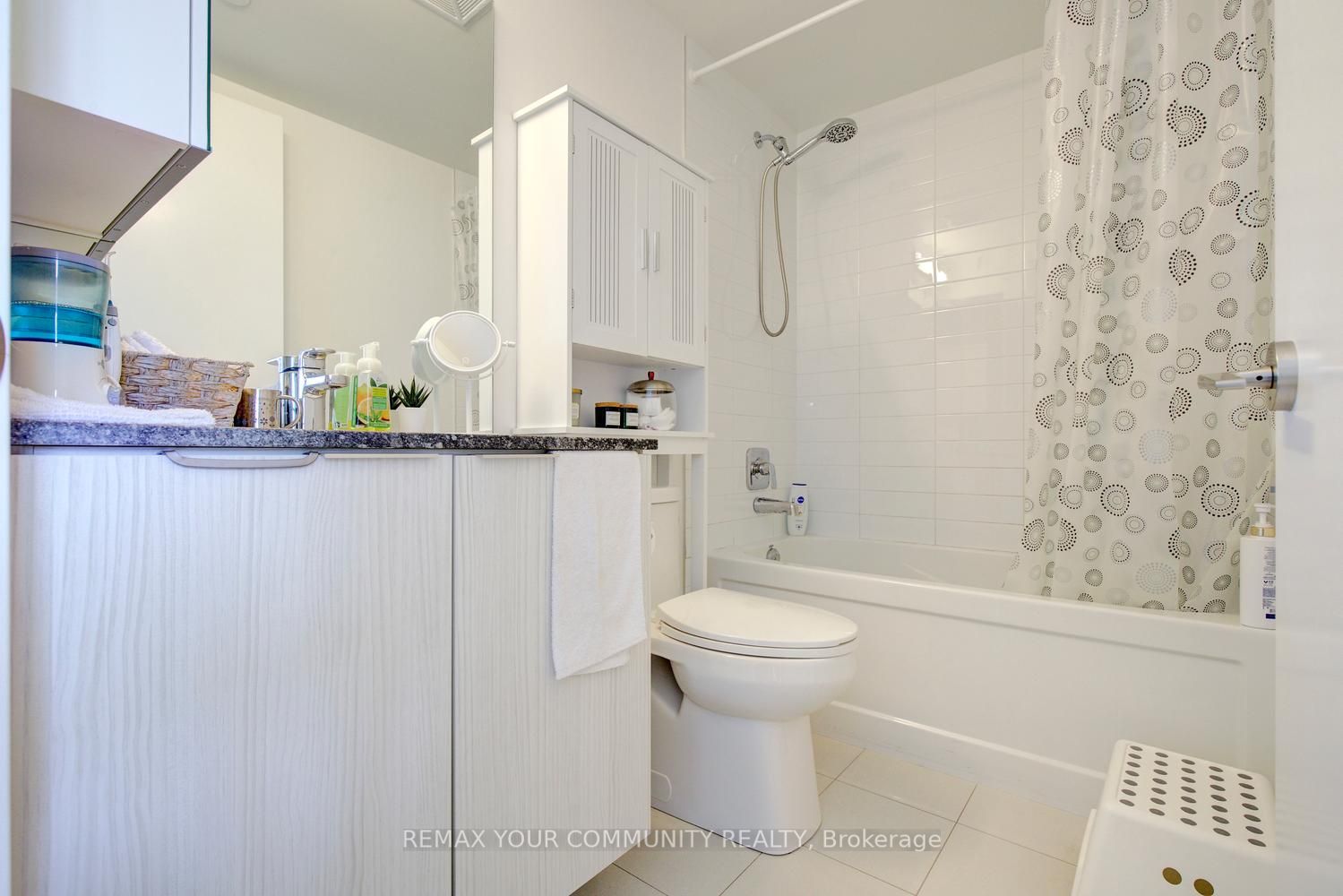158 Front Street E 618 Property Photo 25