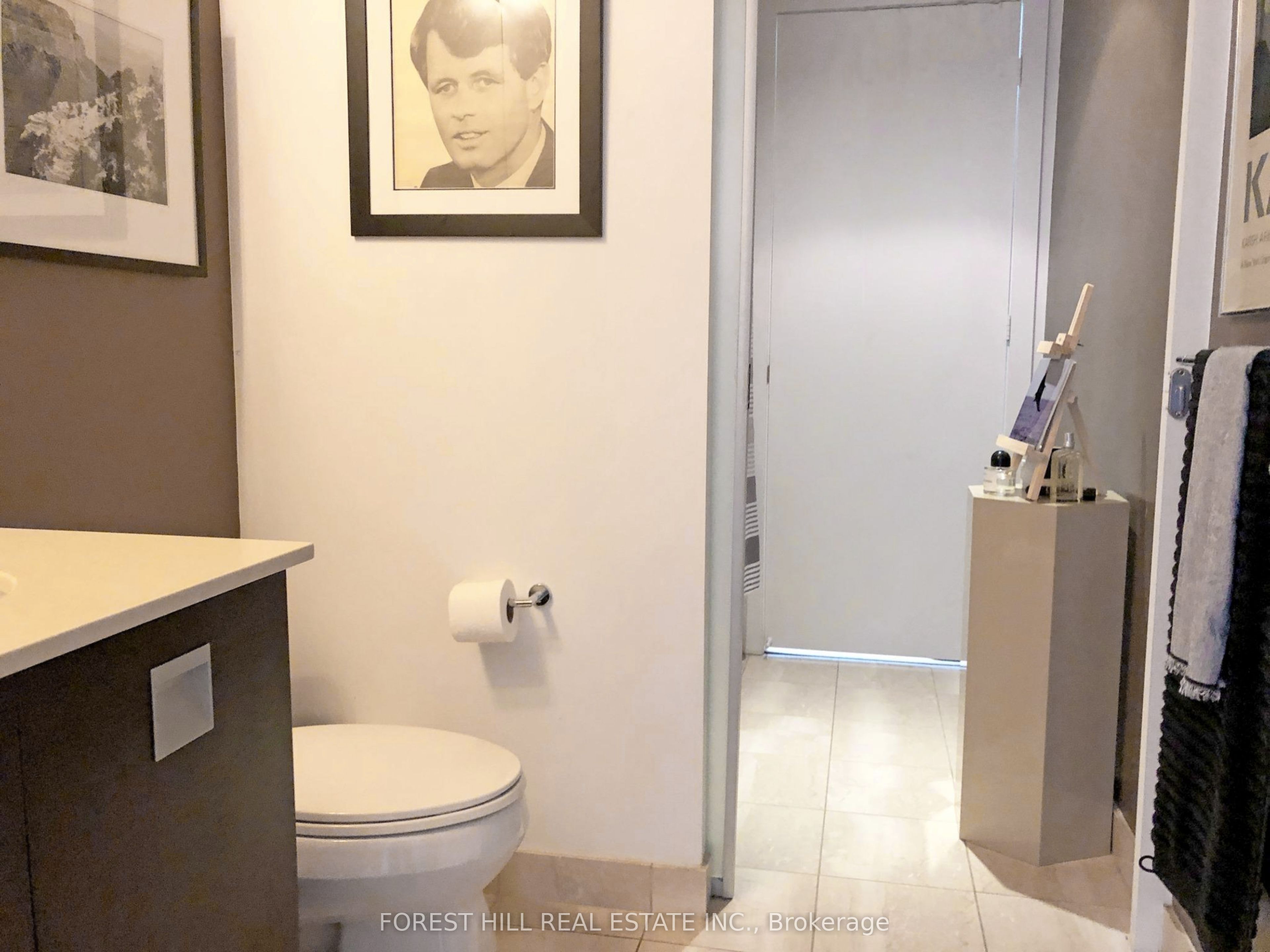 33 Charles Street E 2511 Property Photo 10
