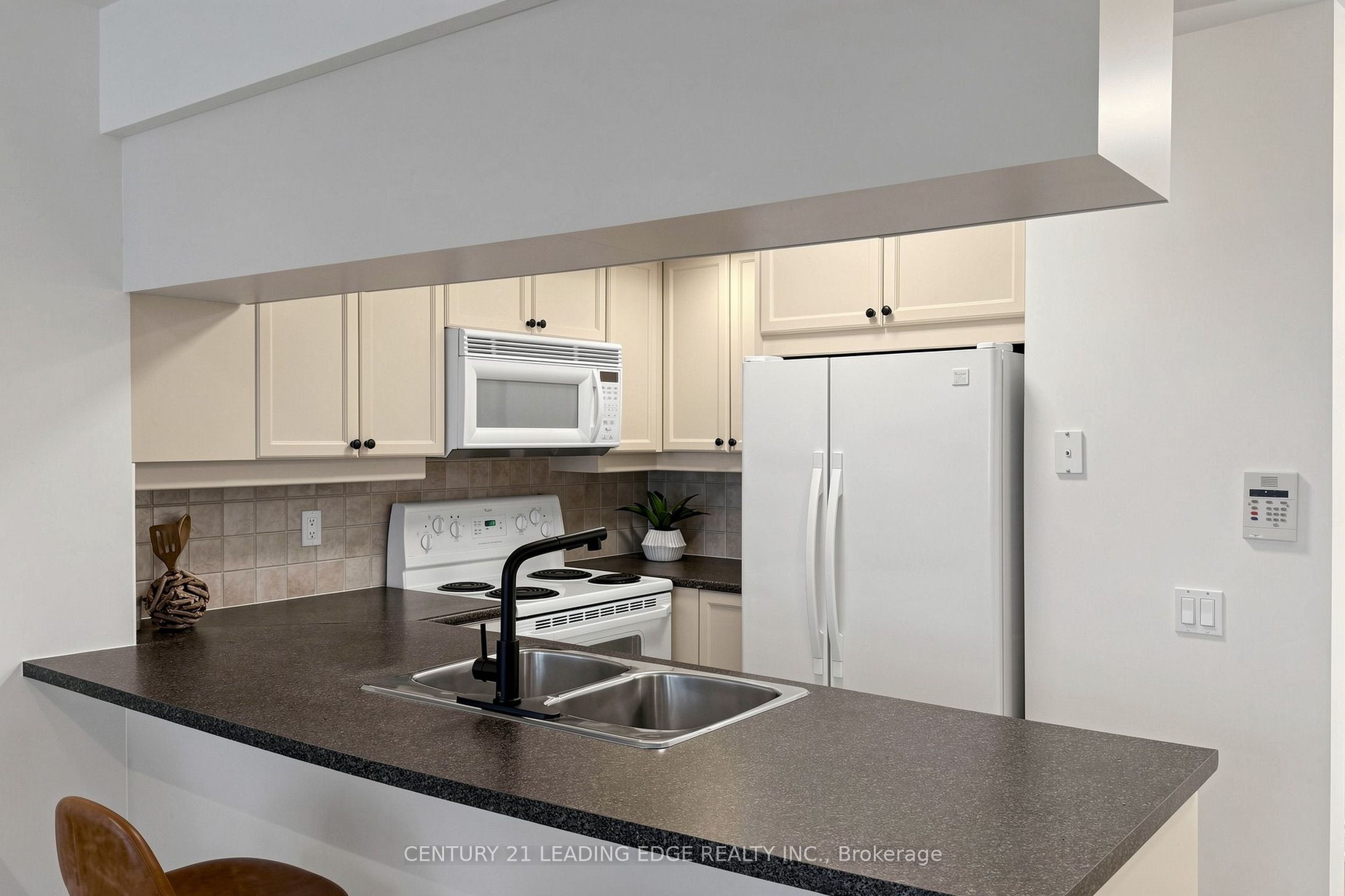 15 Northtown Way 328 Property Photo 10
