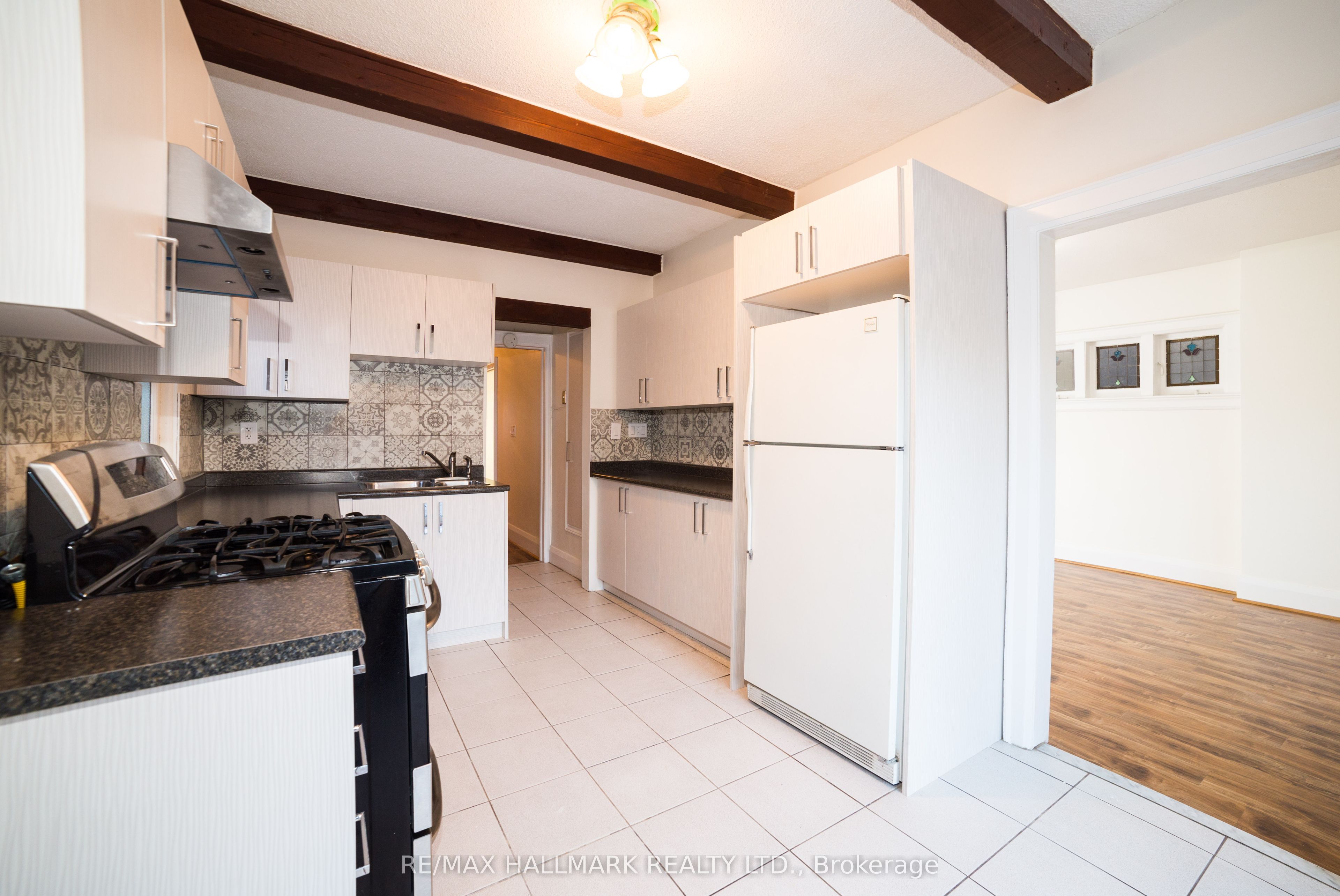 40 Snowdon Avenue Property Photo 11
