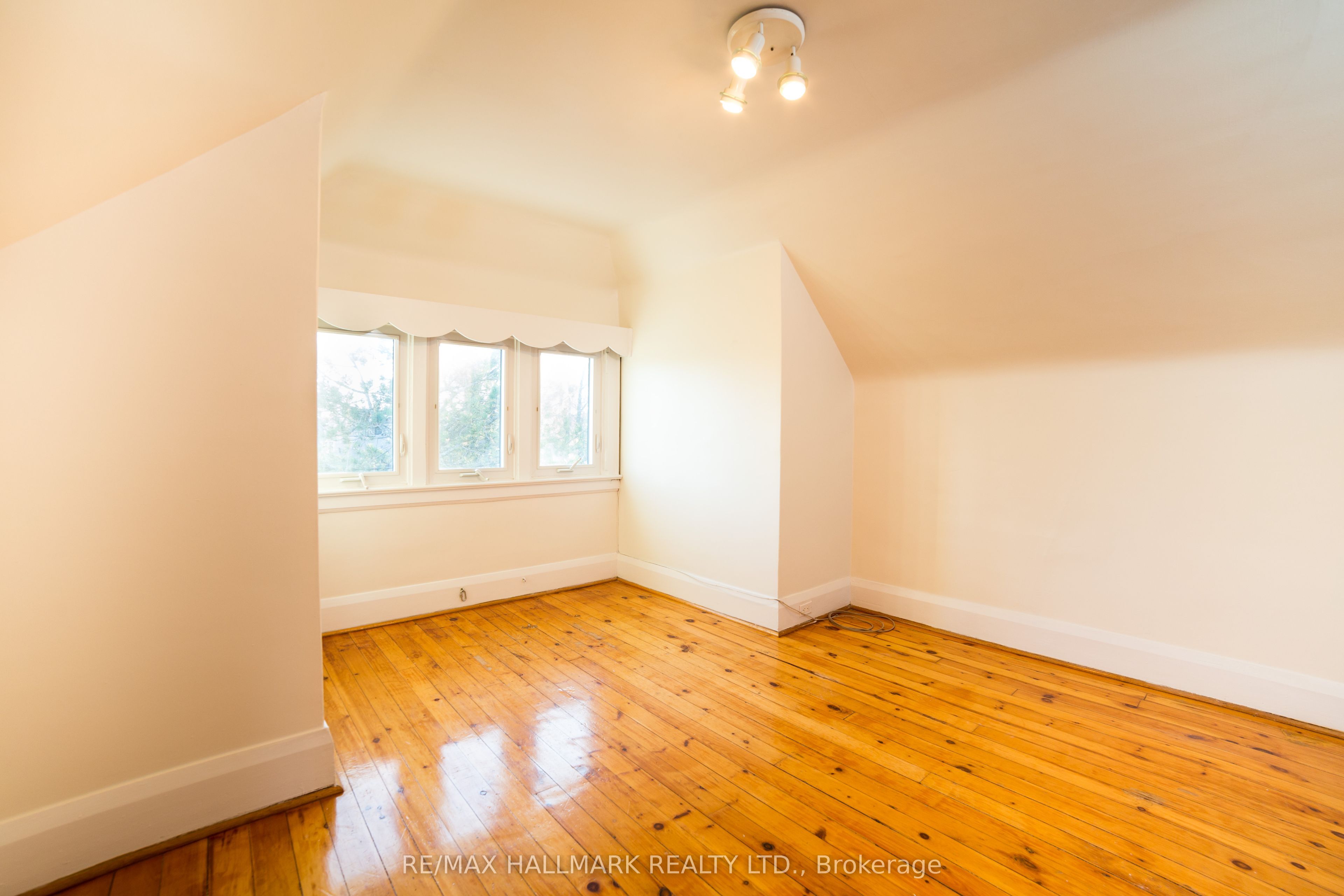 40 Snowdon Avenue Property Photo 22