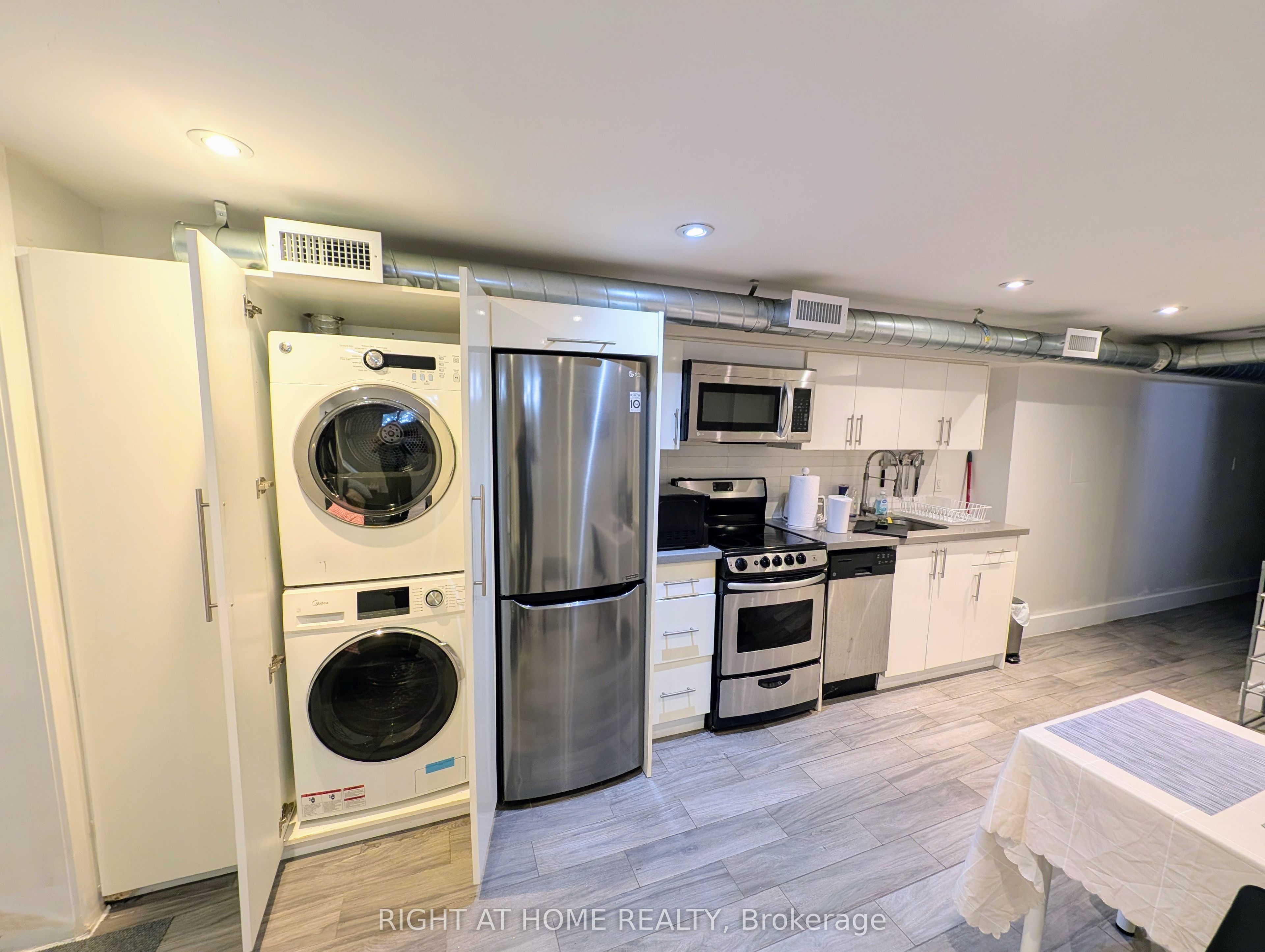 189 Sheridan Avenue 5 Property Photo 4