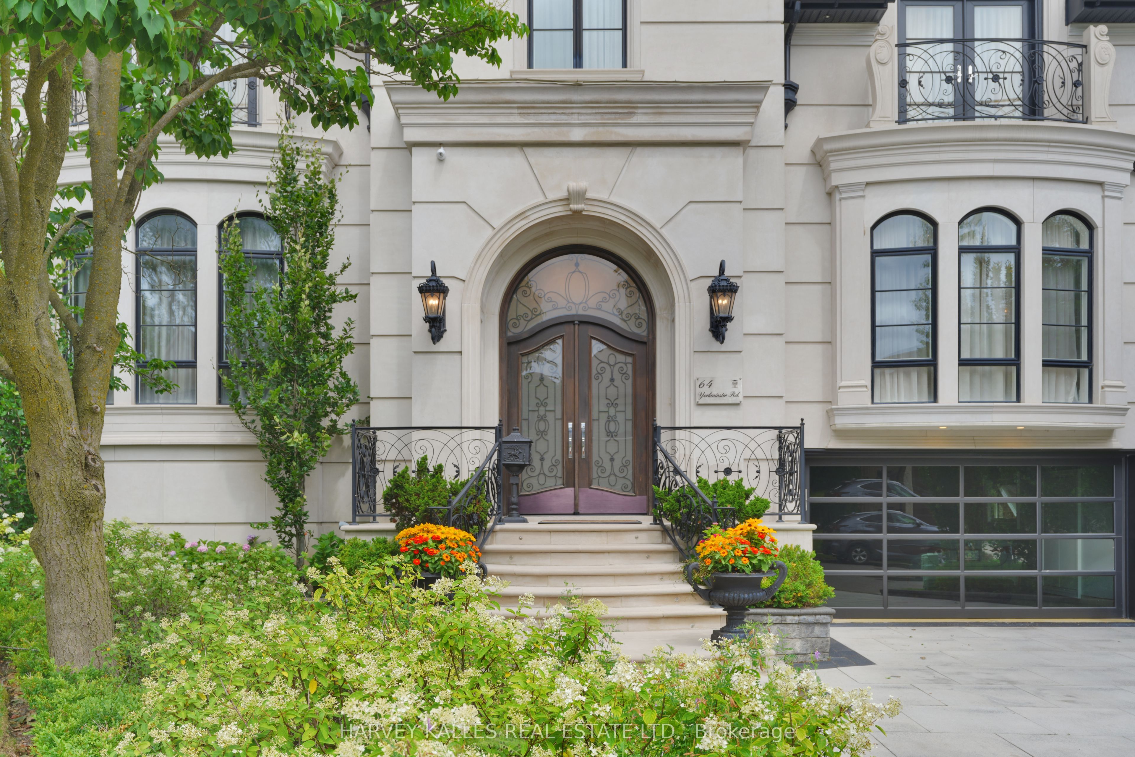64 Yorkminster Road Property Photo 2