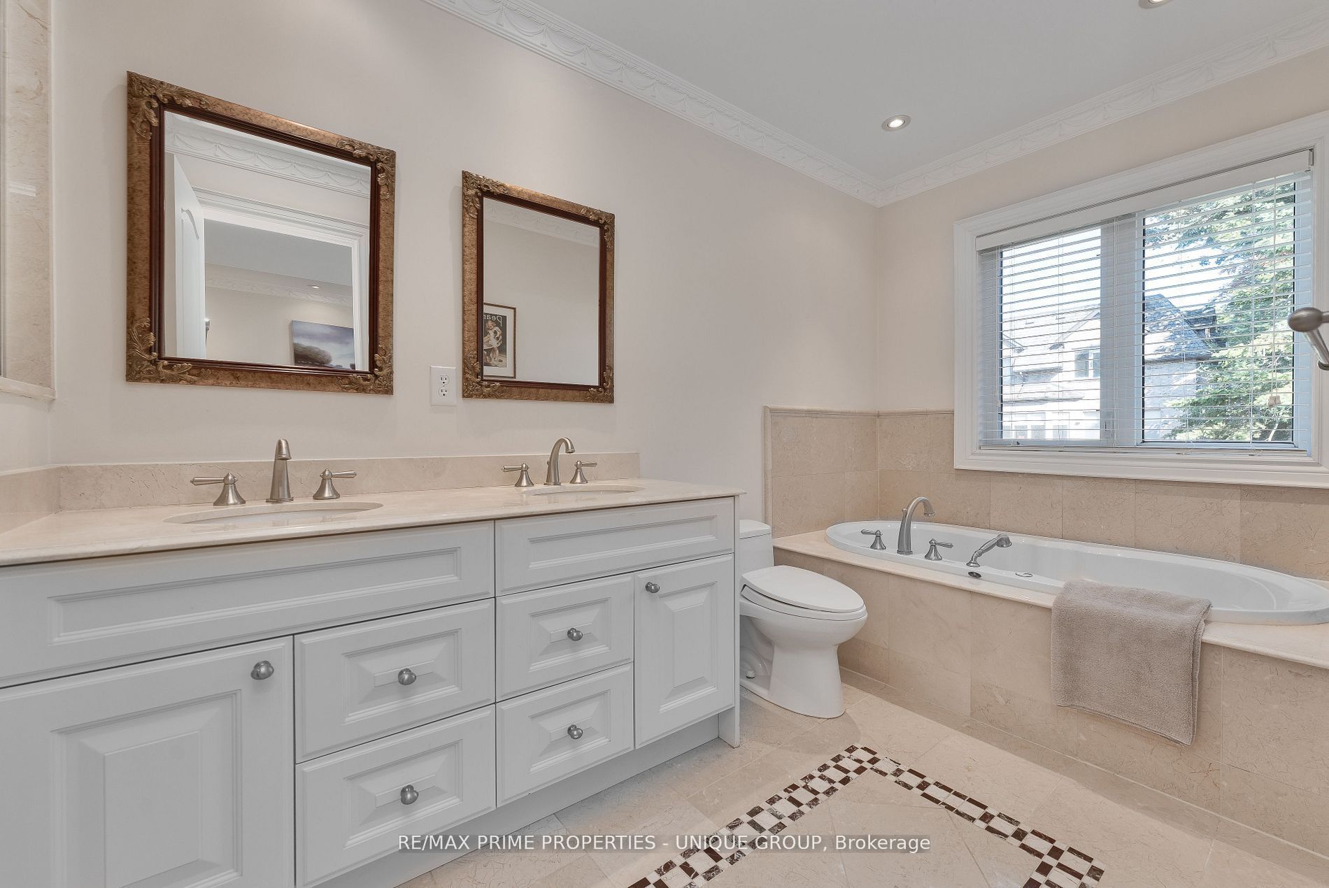 276 Greenfield Avenue Property Photo 24
