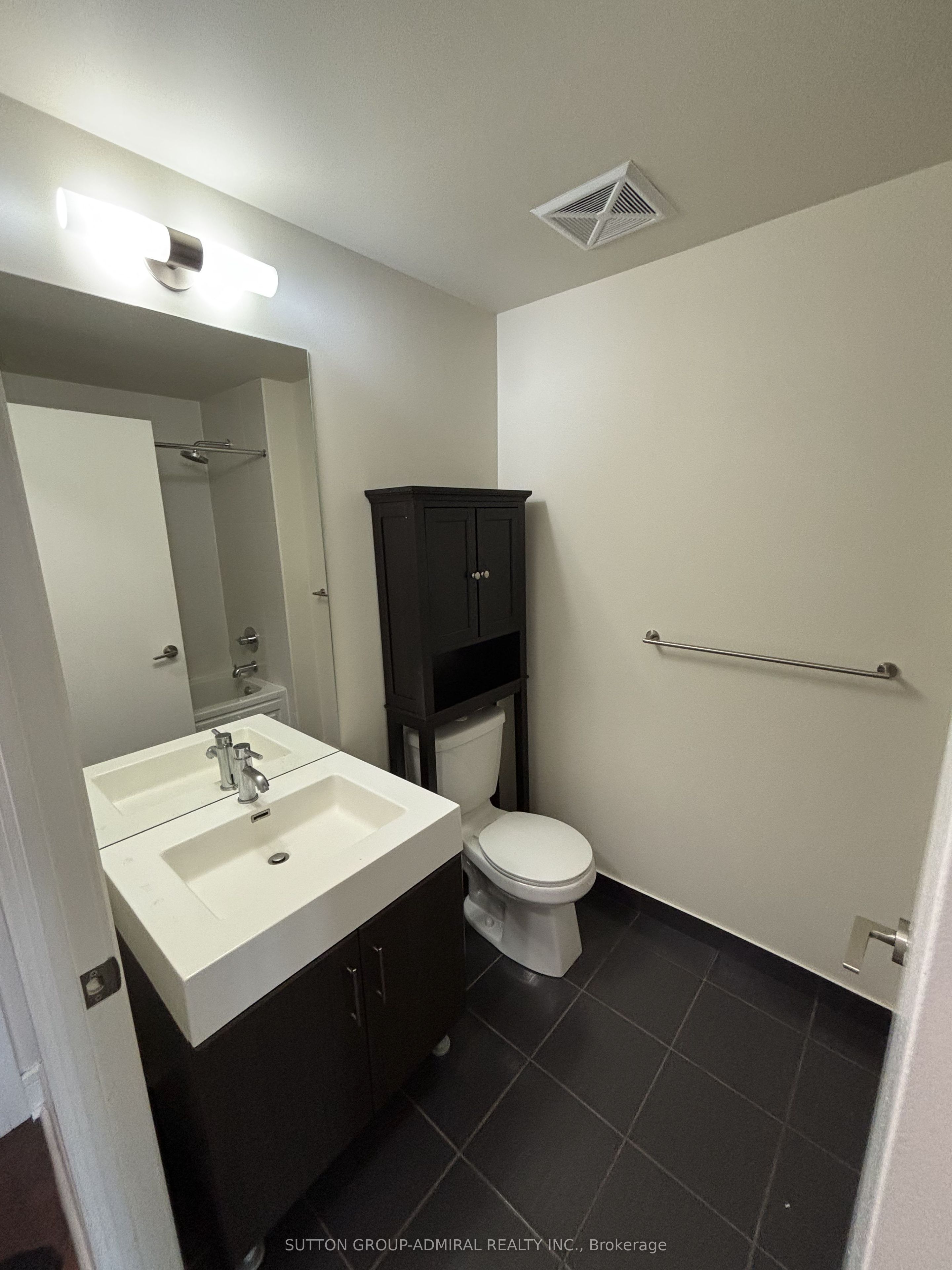 35 Brian Peck Crescent 1413 Property Photo 23
